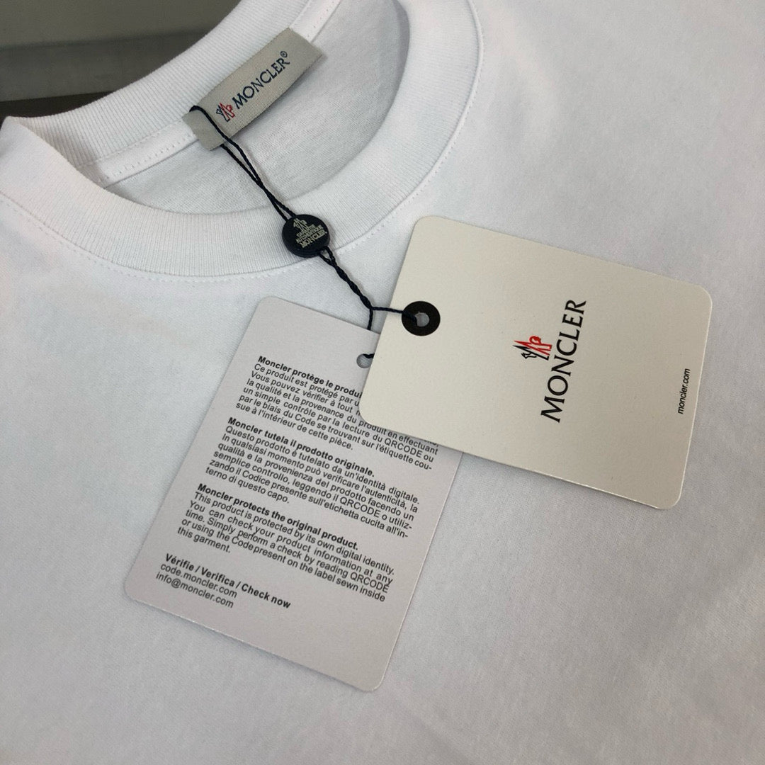 Moncler T-shirt