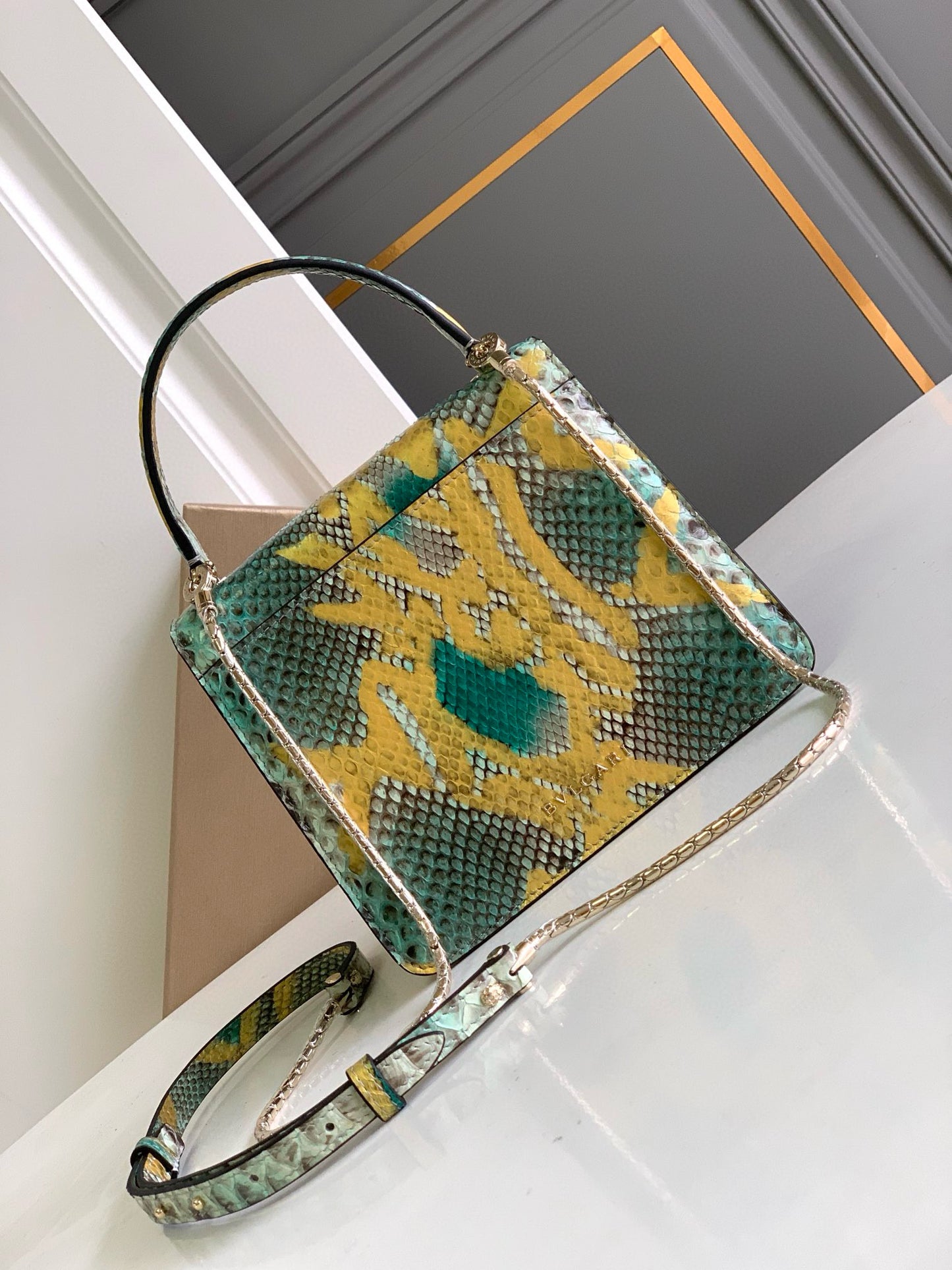 Bvlgari Serpenti Forever Handbag(18CM*15CM*9.5CM)