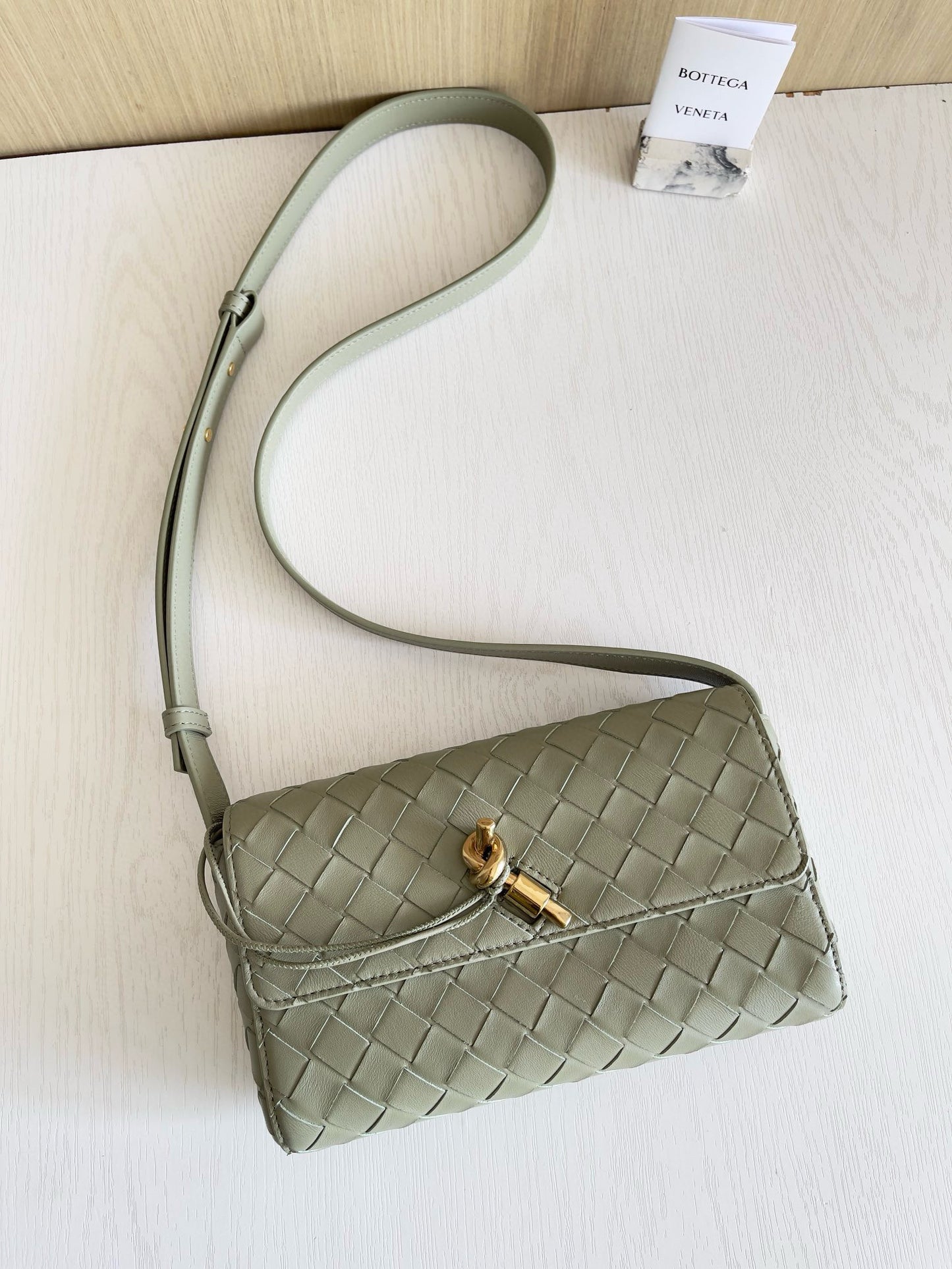 BV Andiamo Clutch Bag 21.5x13x4.5cm