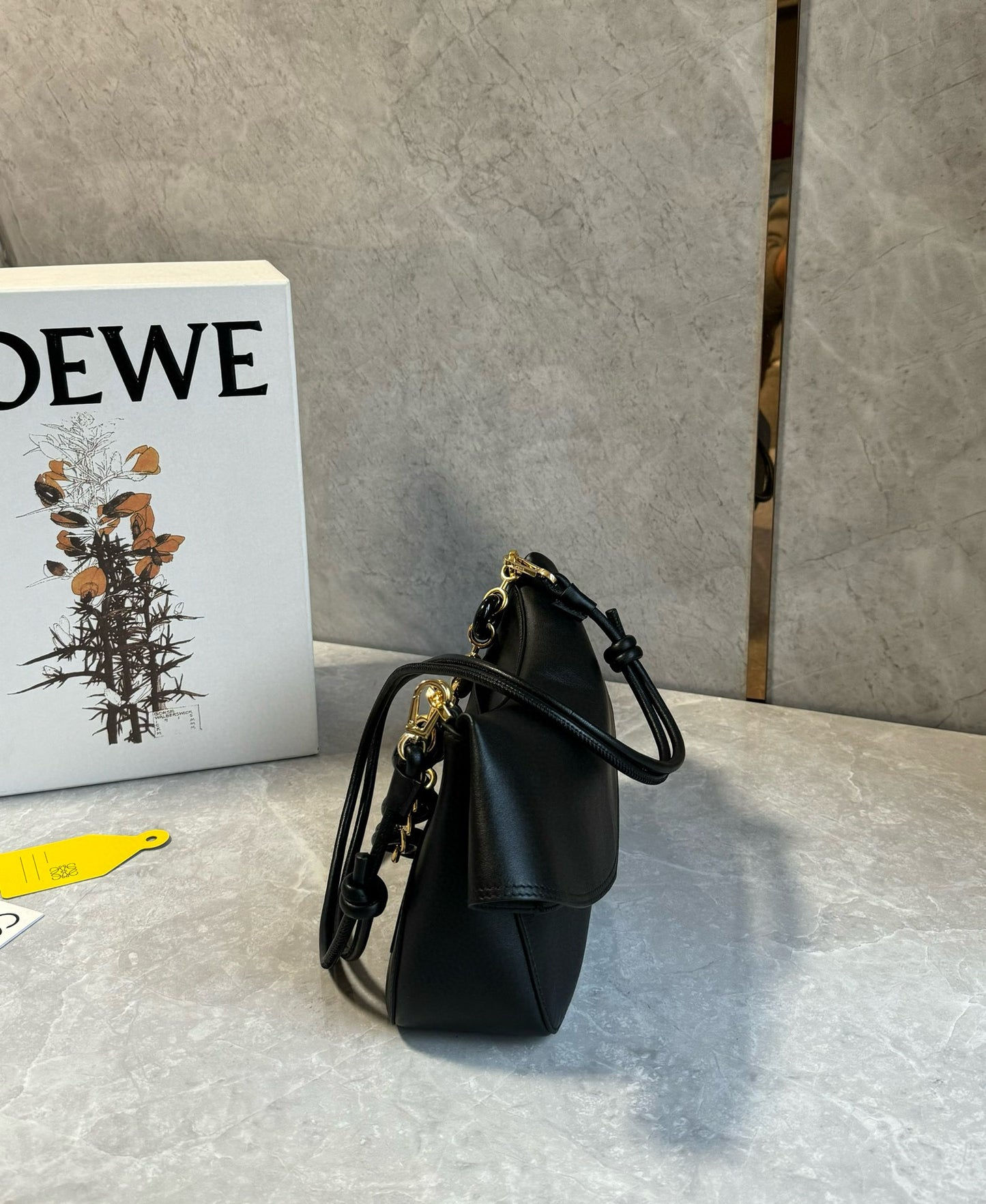 Loewe Ola Handbag(26x13x18cm)