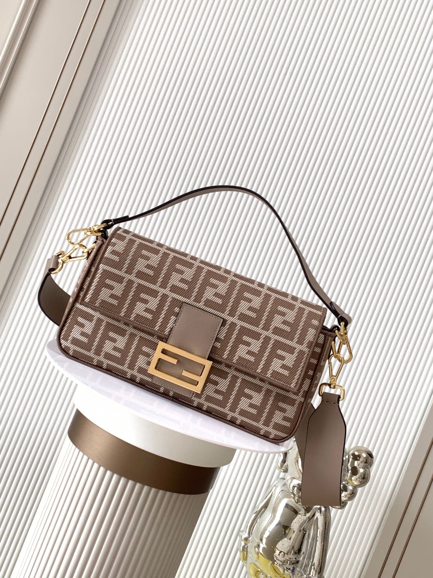 Fendi Baguette bag (Medium)