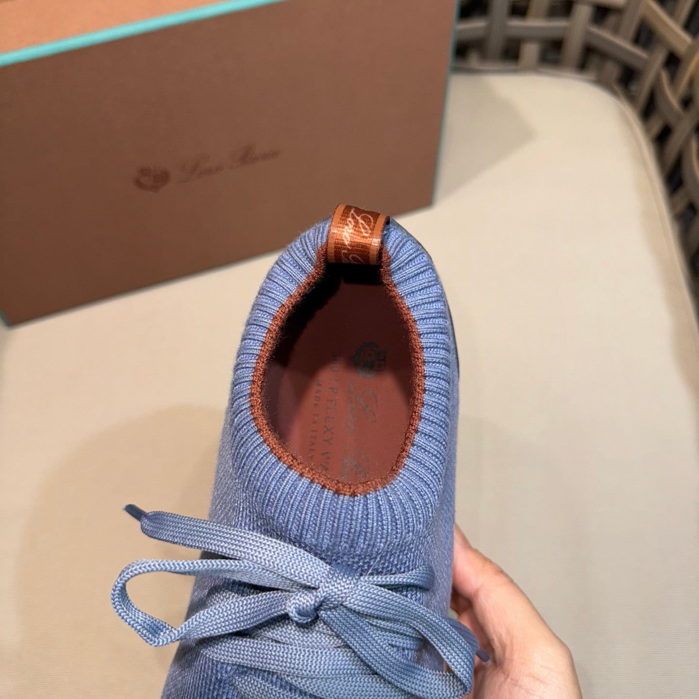 LP Sneakers