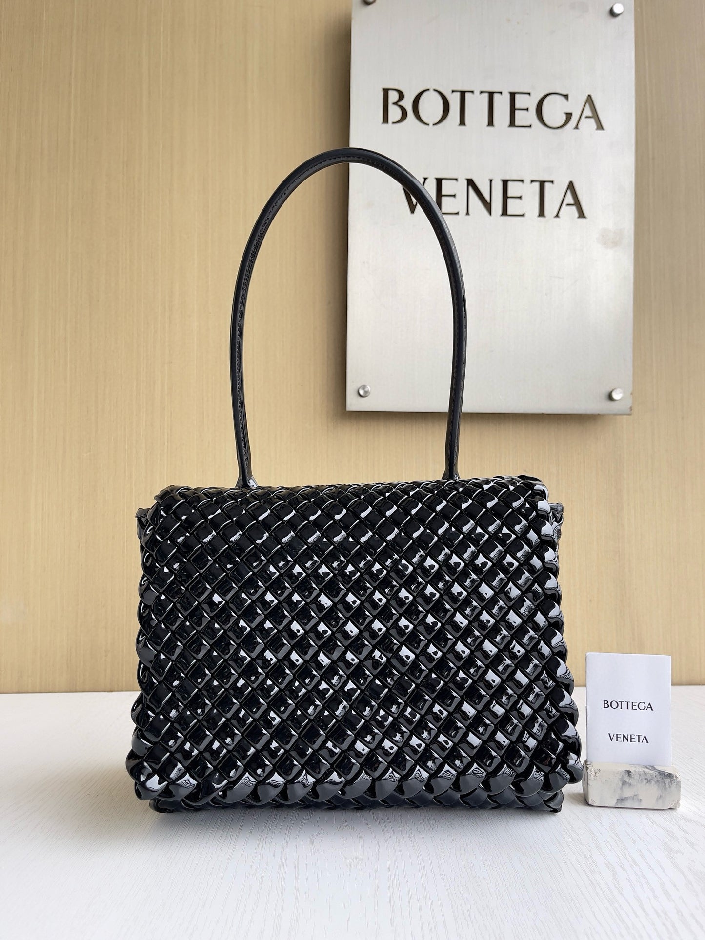 BV Nappa Intrecciato Patti Handbag 26x13x20.5cm