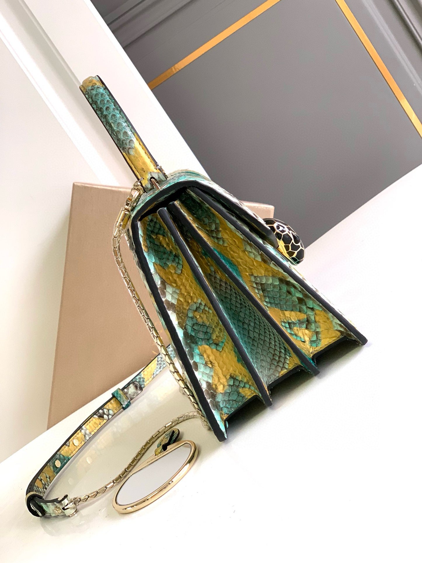 Bvlgari Serpenti Forever Handbag(18CM*15CM*9.5CM)