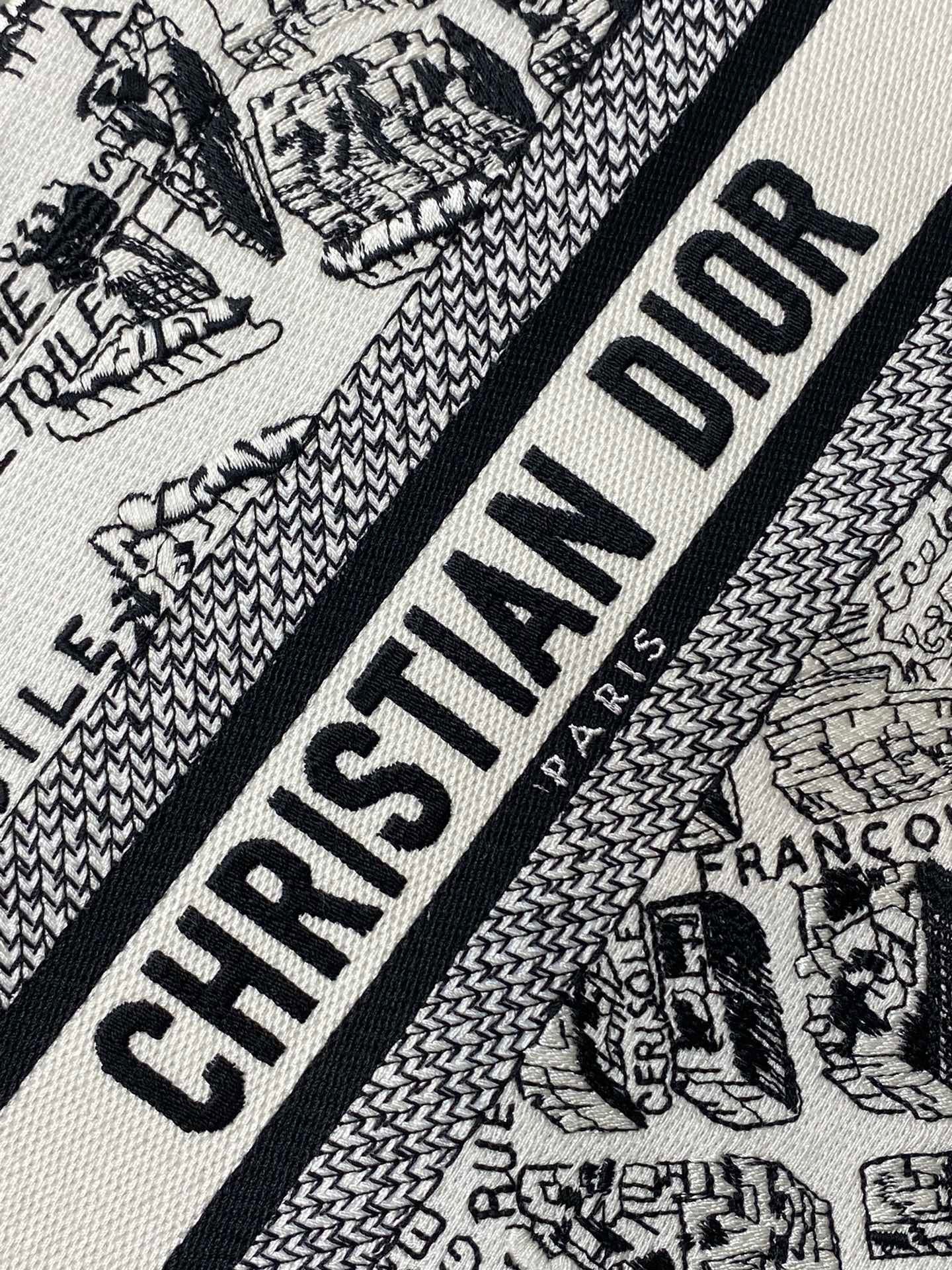 Dior Tote  26x12x21cm