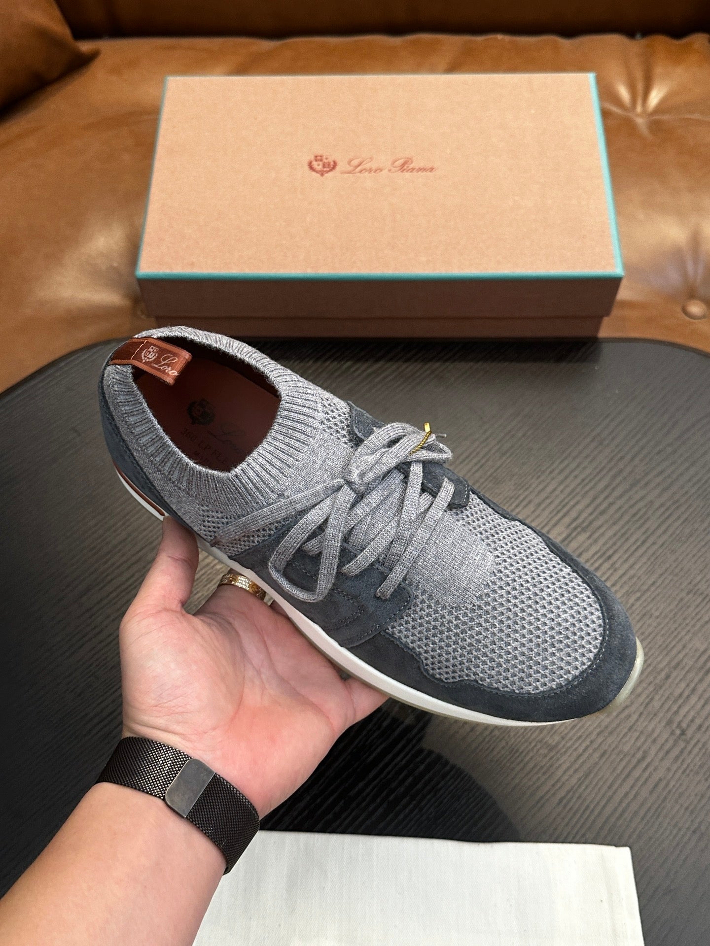 LP Sneakers