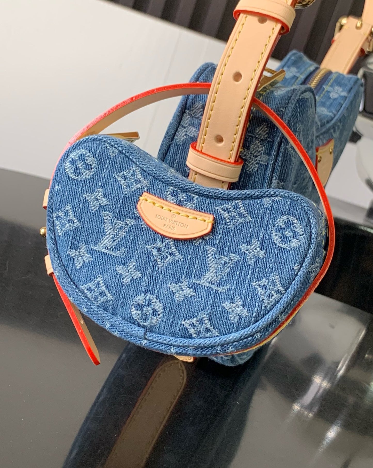 LV Denim Croissant Hobo M46856