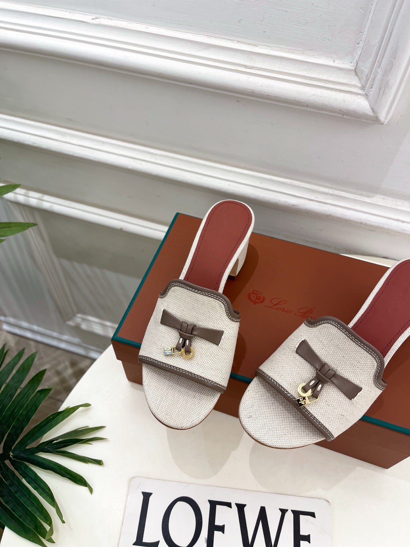 LP Sandals