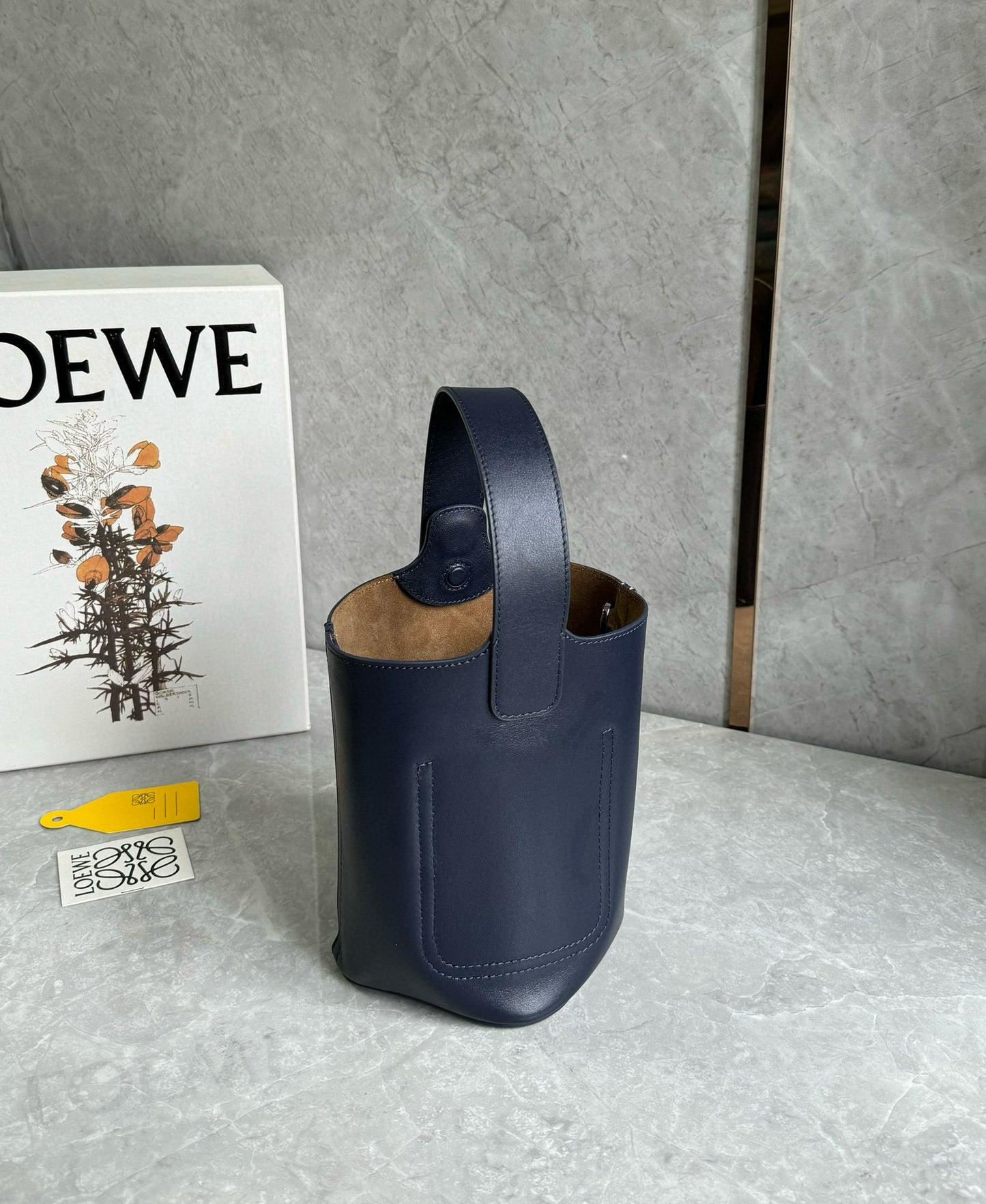 Loewe Pebble Bucket Bag(16x16x19.5cm)