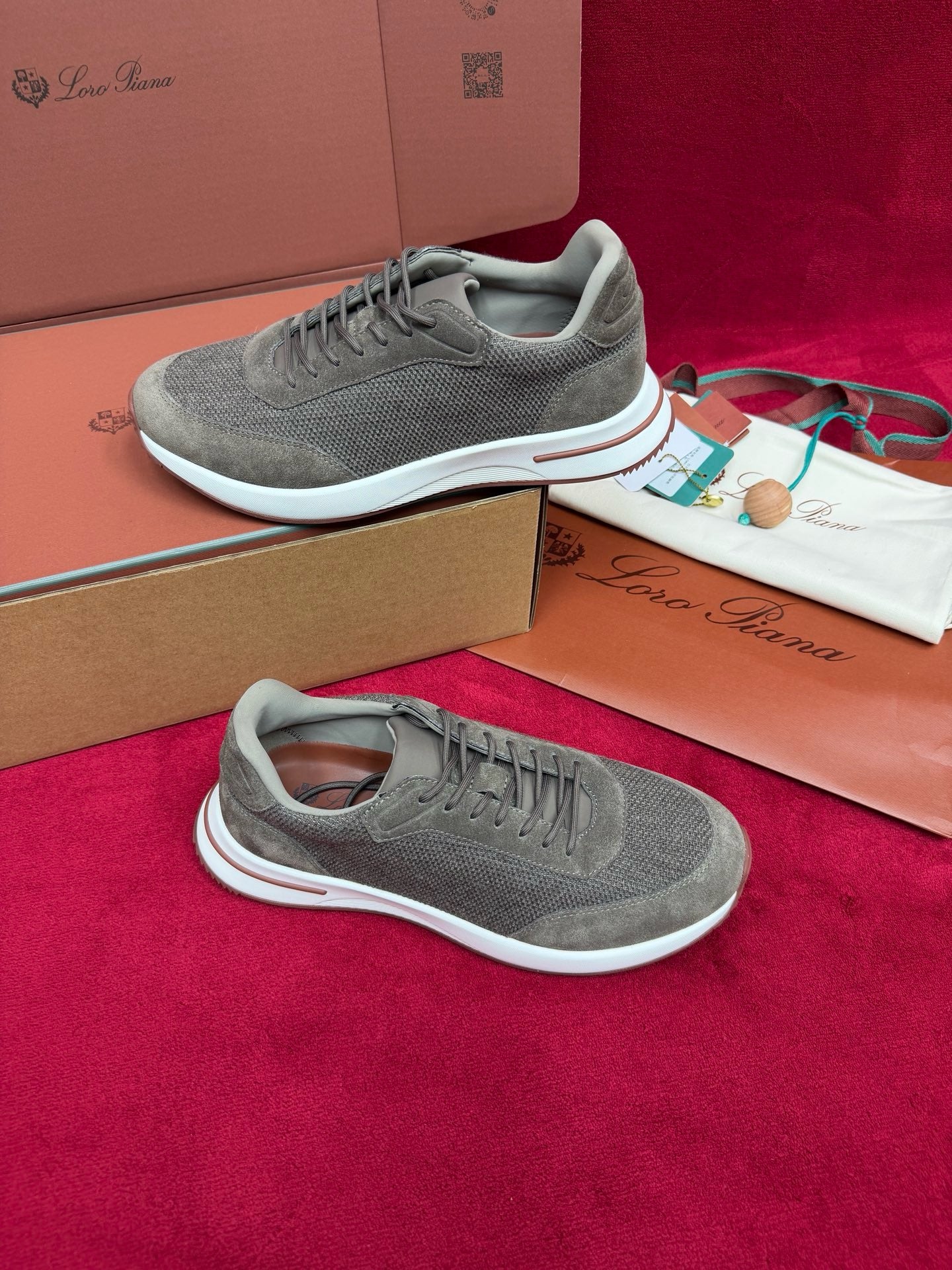 LP Sneaker