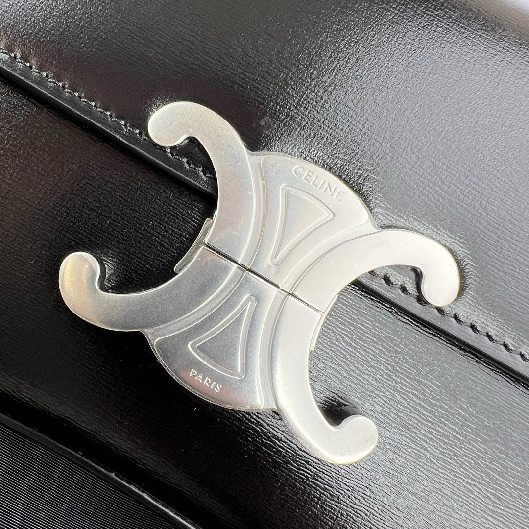Celine Triomphe Hobo