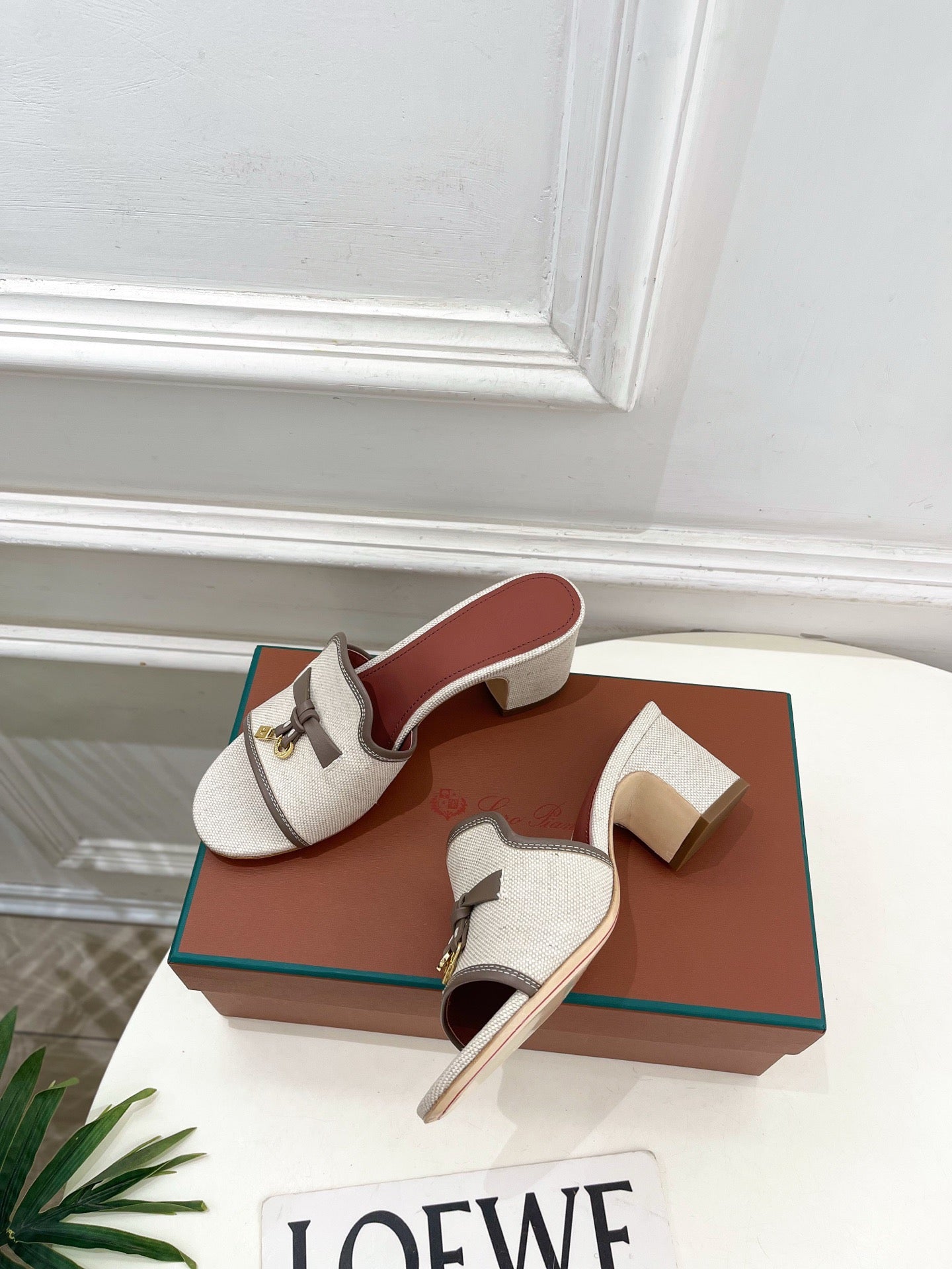 LP Sandals
