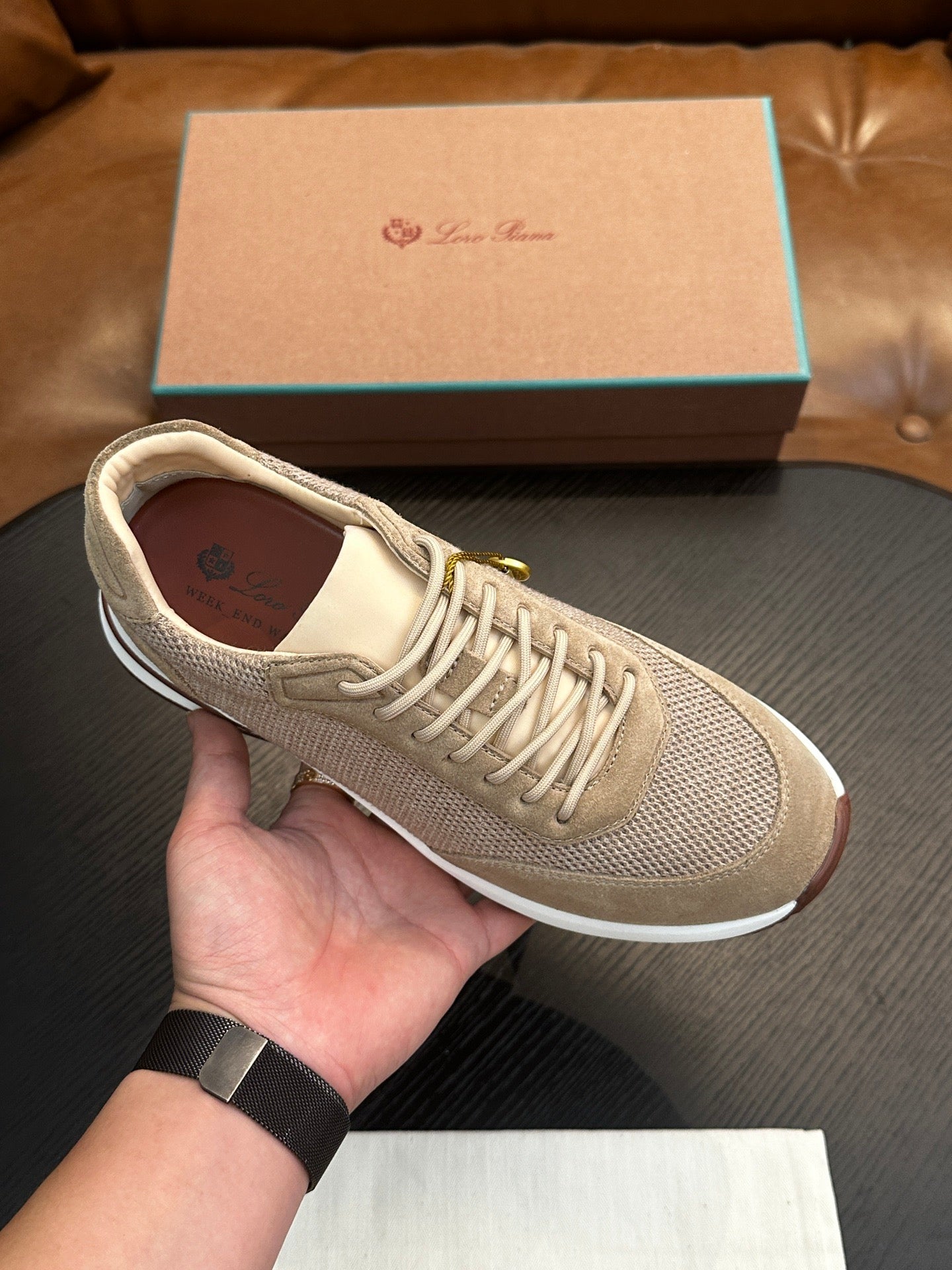 LP Sneakers
