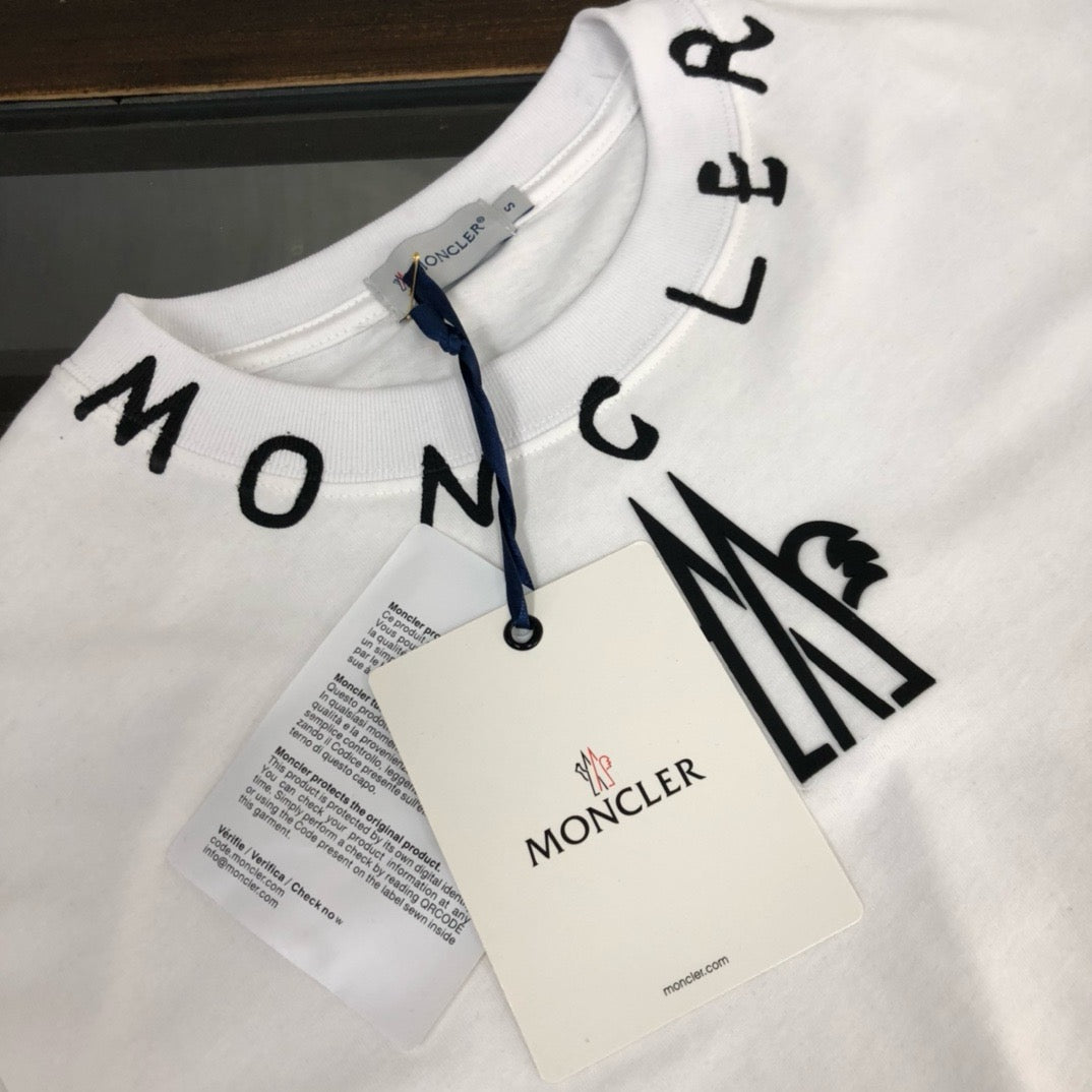 Moncler T-shirt