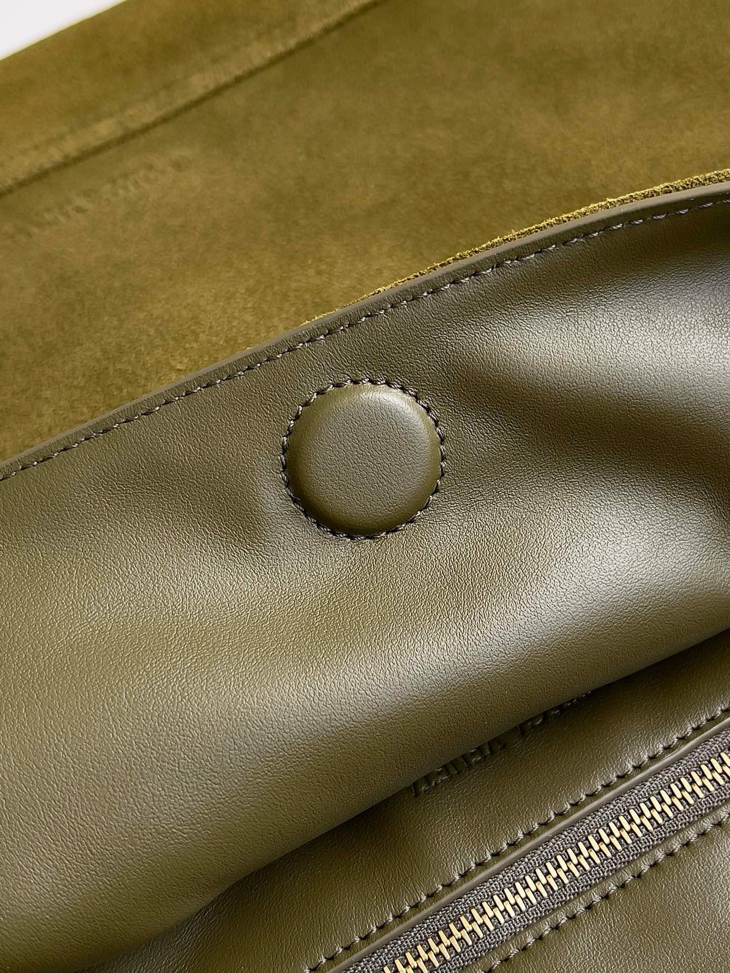 Bottega Veneta Hobo Bag