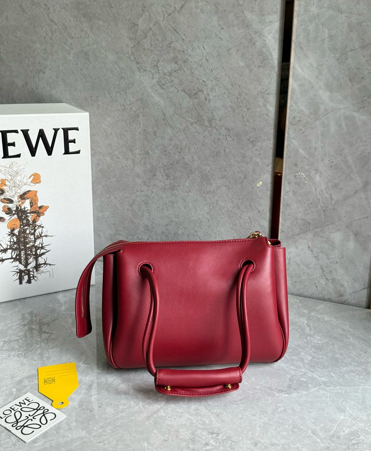 Loewe Madrid Handle Bag(23.5x10x19cm)