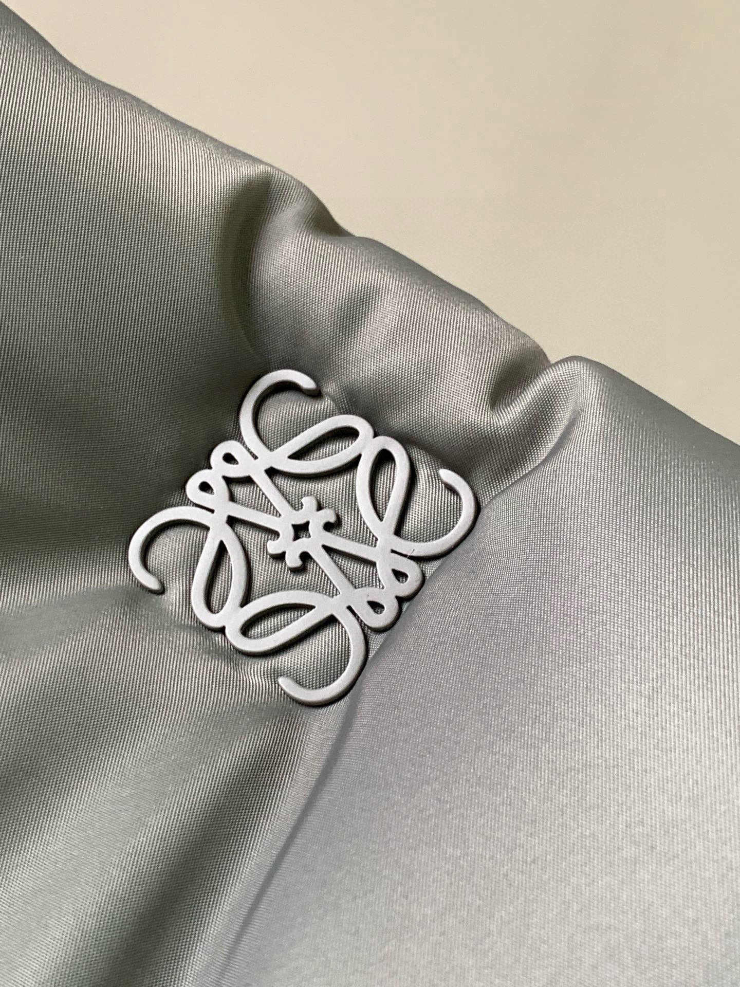 Loewe Messenger Bag 30x20.5x10CM