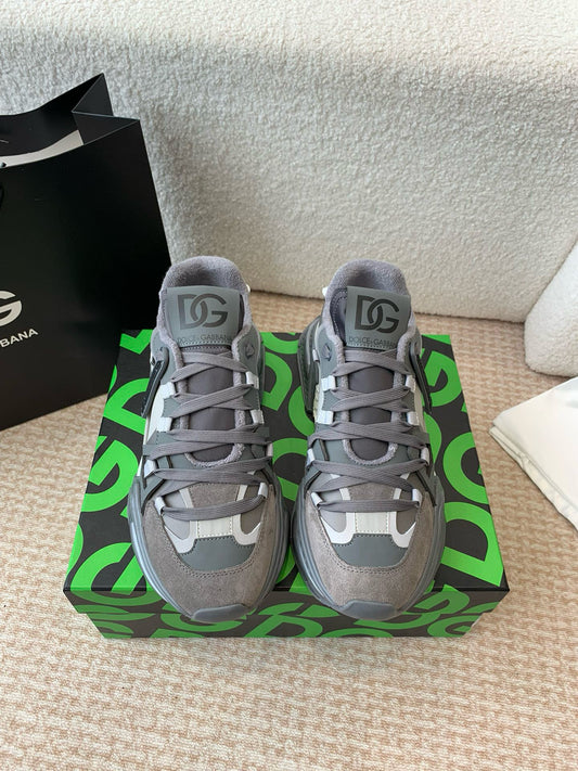 DG Sneakers