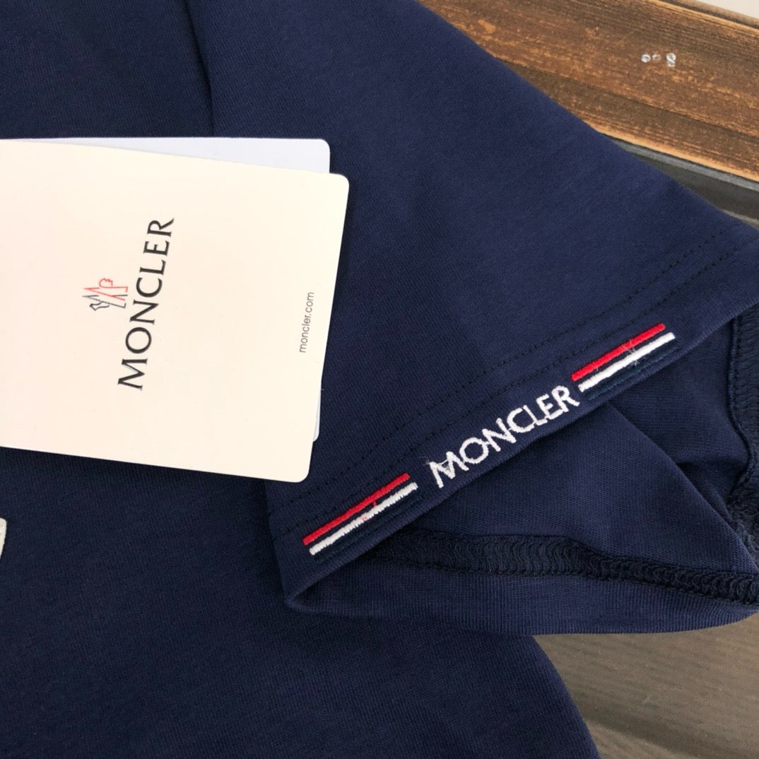 Moncler T-shirt