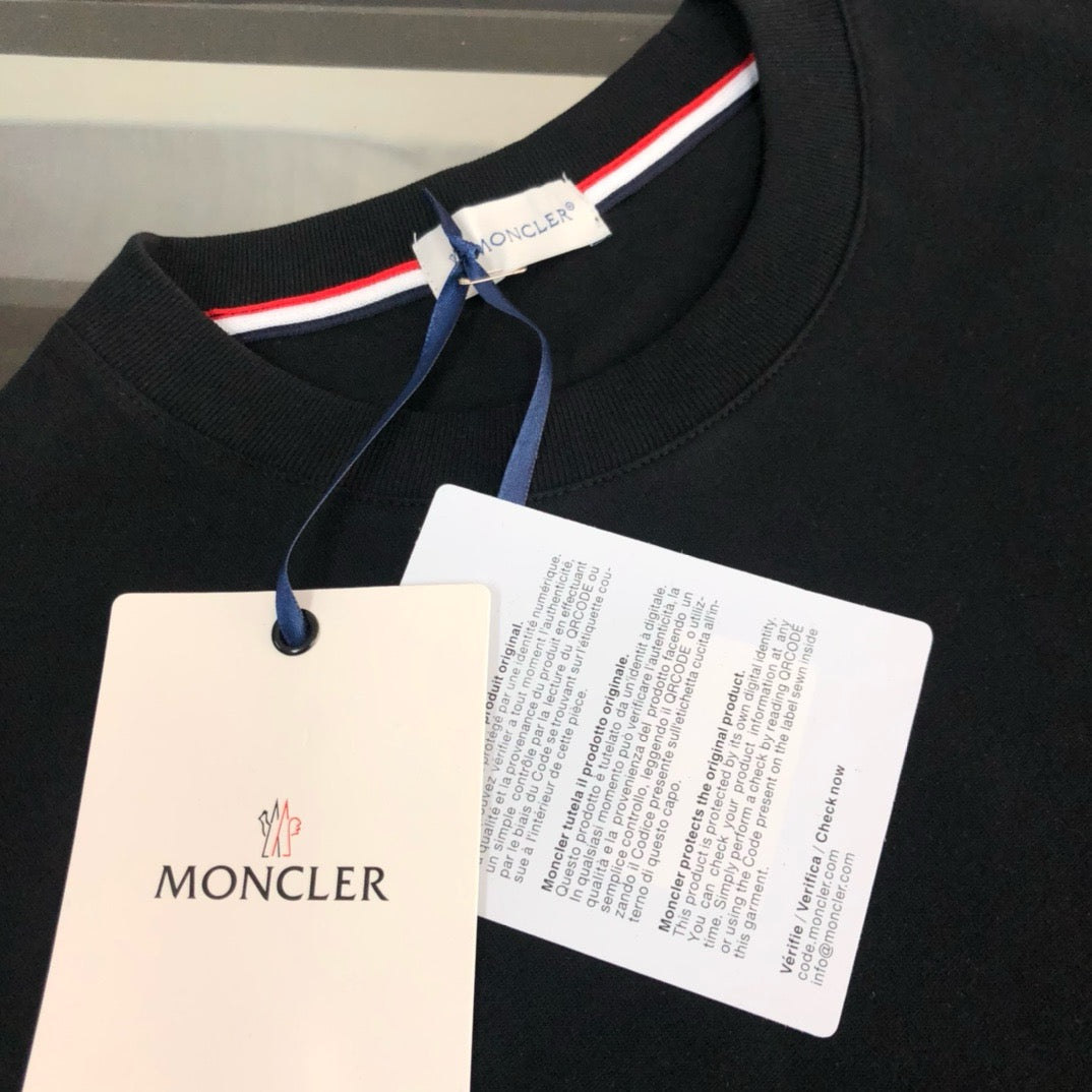 Moncler T-shirt