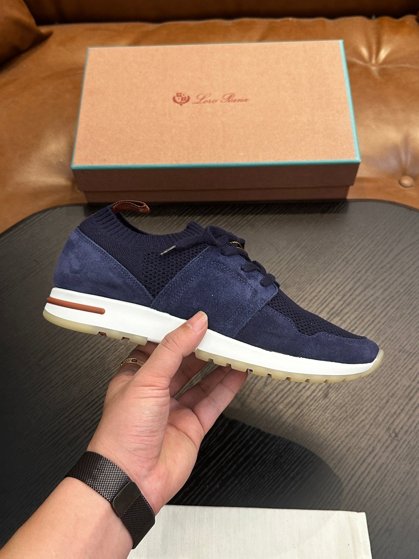 LP Sneakers