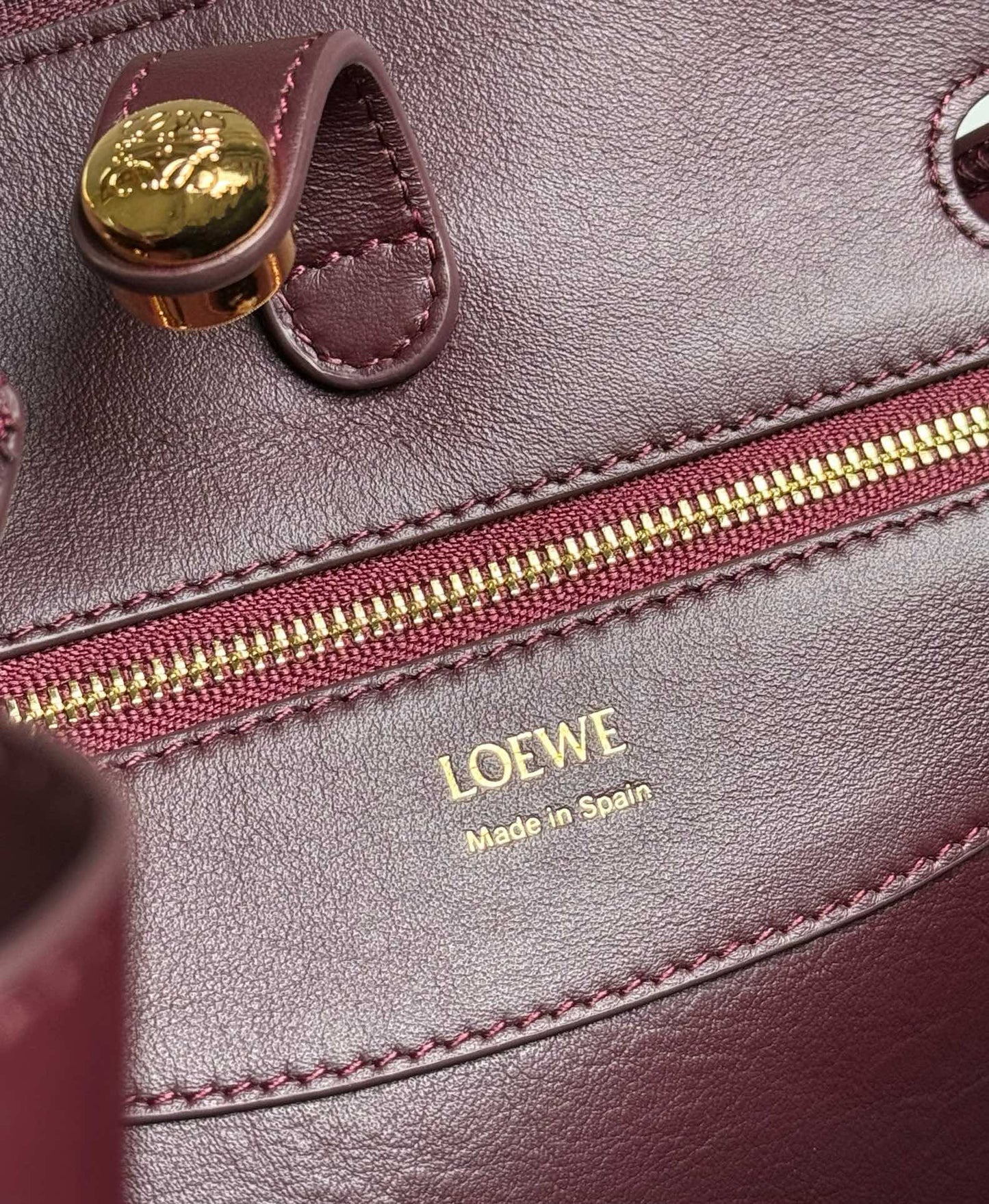 Loewe Madrid Handle Bag(23.5x10x19cm)