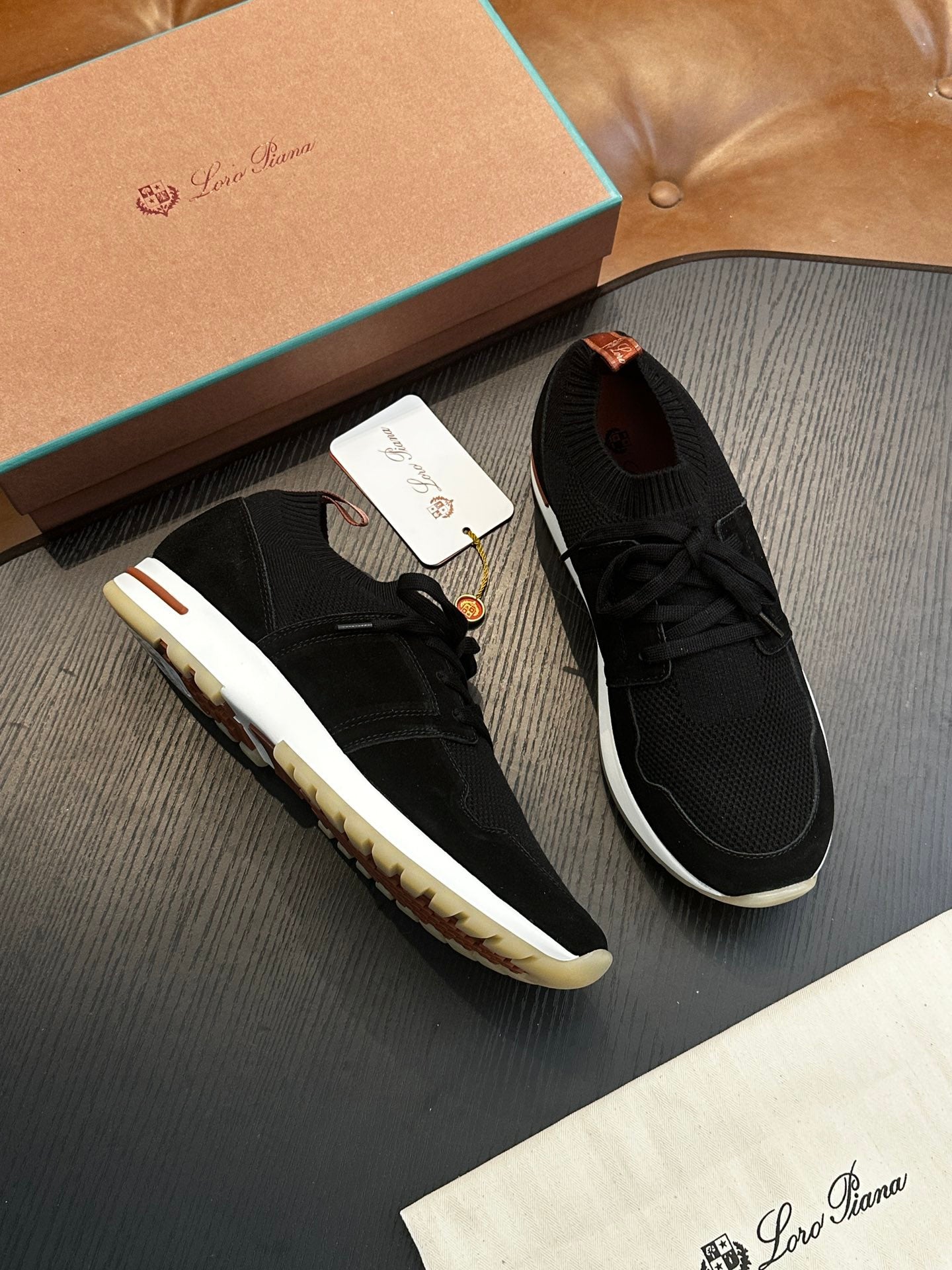 LP Sneakers