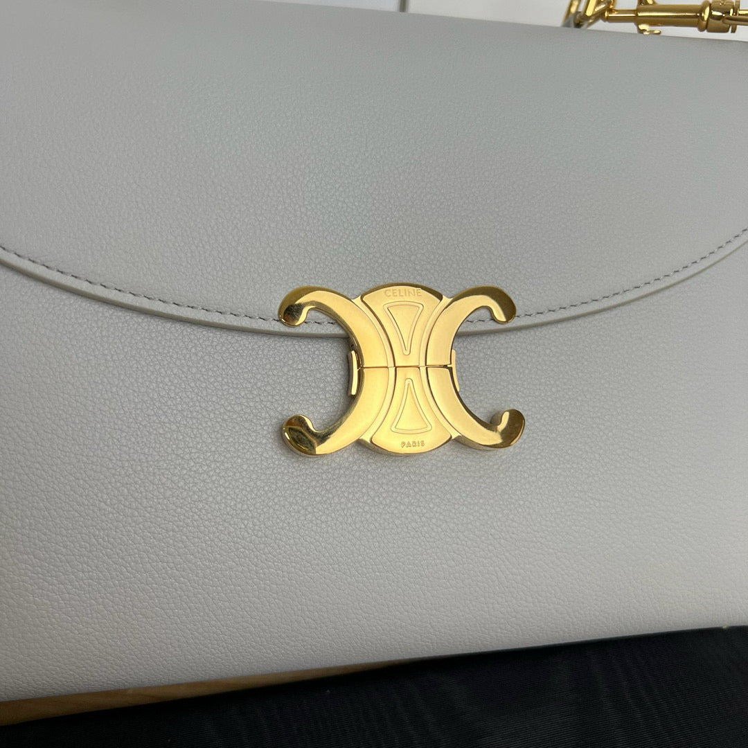 Celine Triomphe