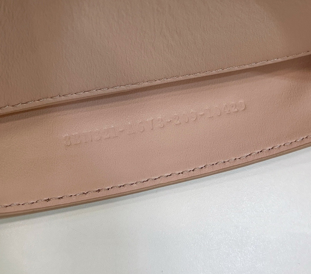 Fendi Peekaboo Bag (33x12x25 cm)