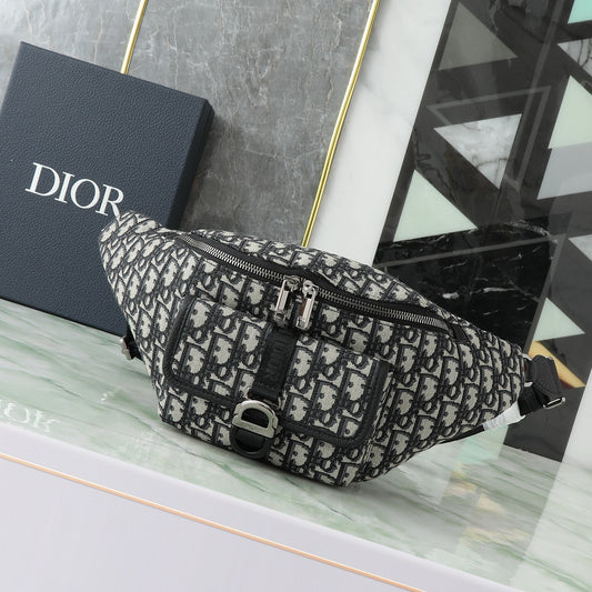 Dior 8 Oblique Belt Bag