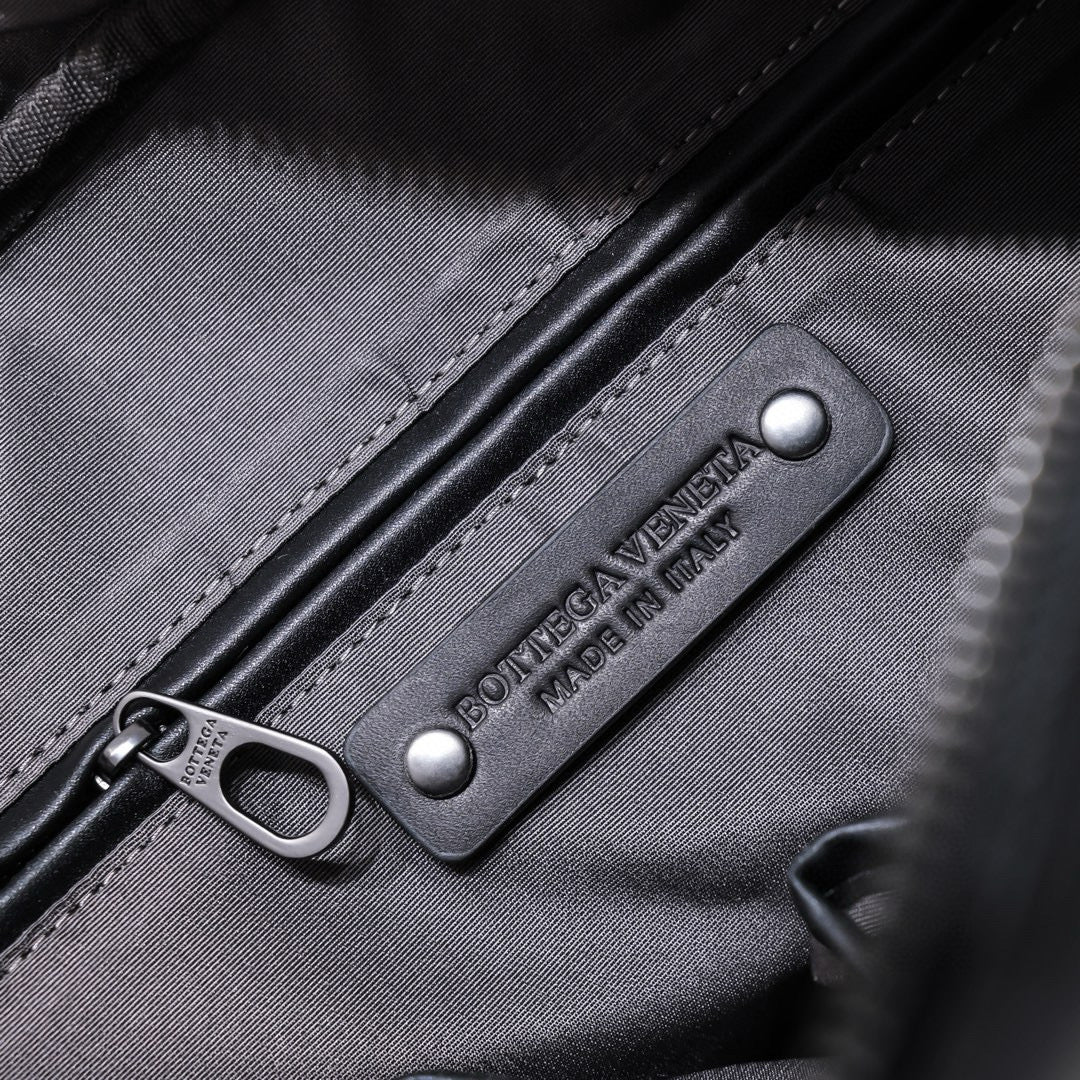 BV Cross Body Bag 25.27.6CM