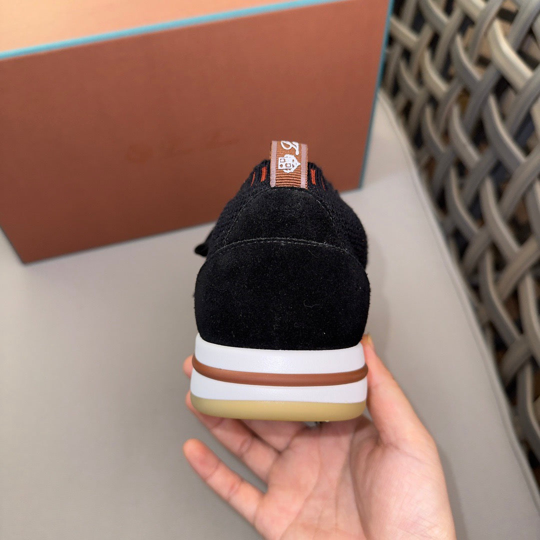 LP Sneakers