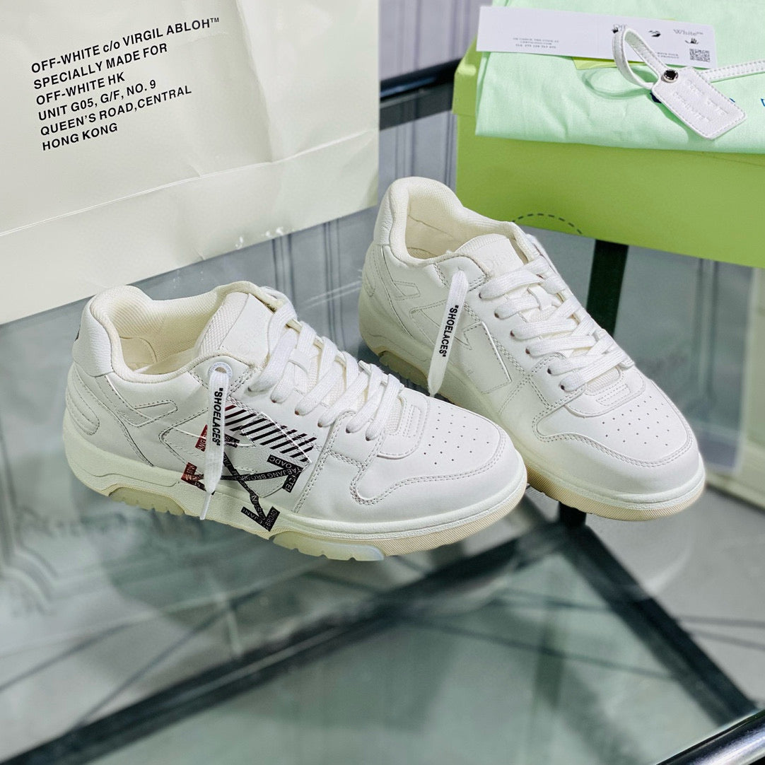 Off-White Sneaker