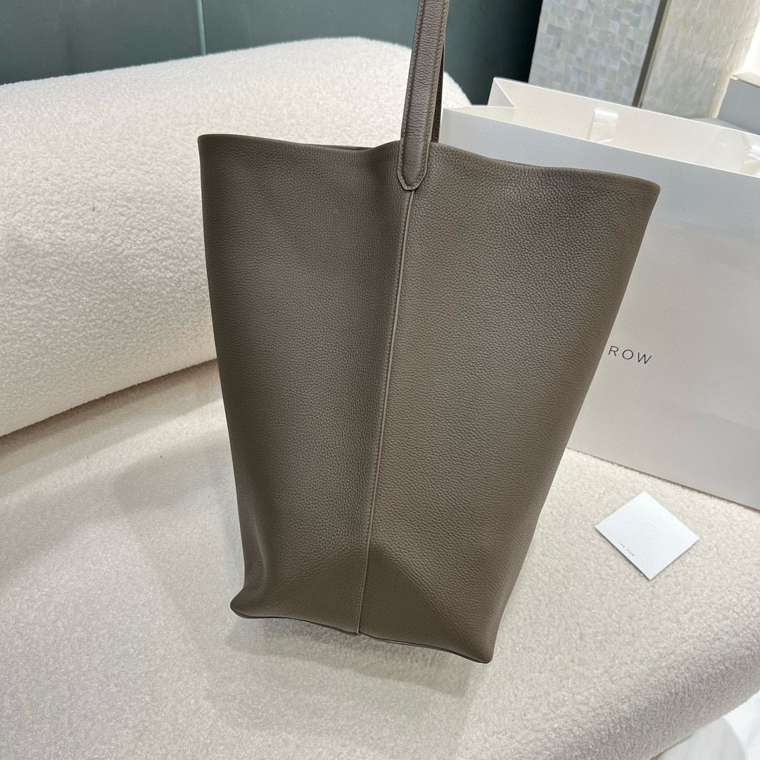 The Row Bucket Bag(44CM*38CM*21CM)