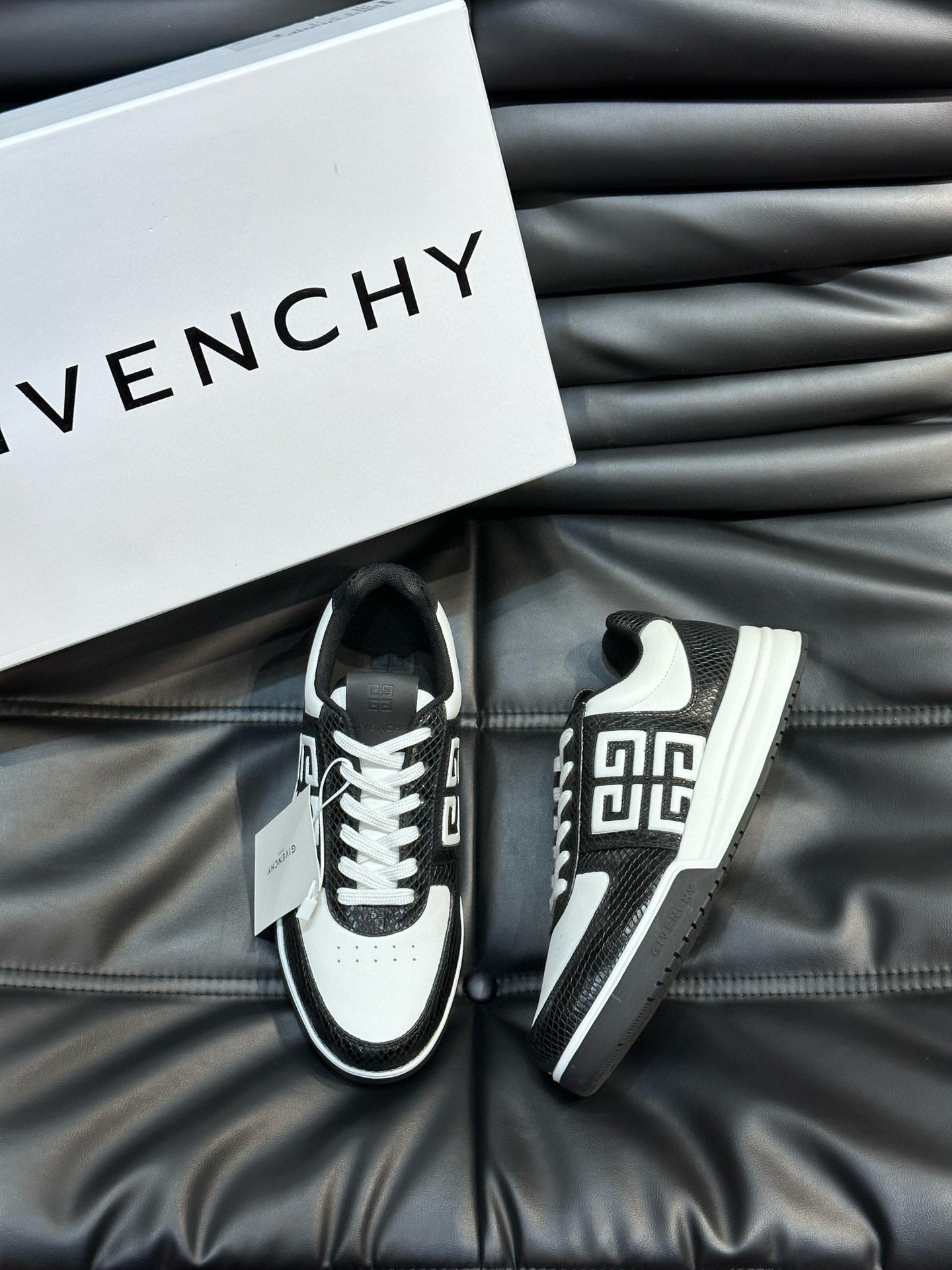 Givenchy Sneakers