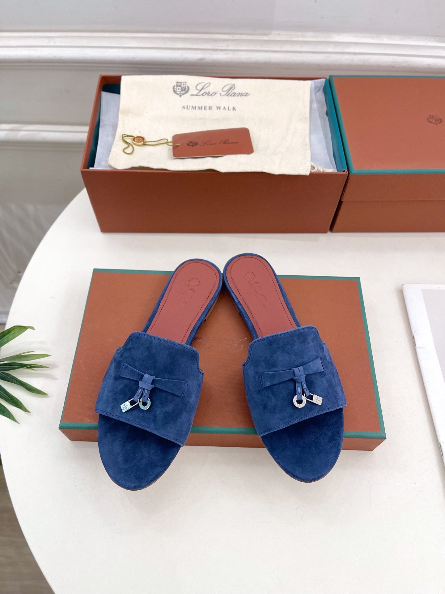 LP Sandals