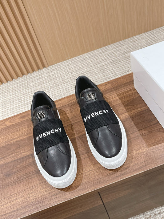 Givenchy Sneakers