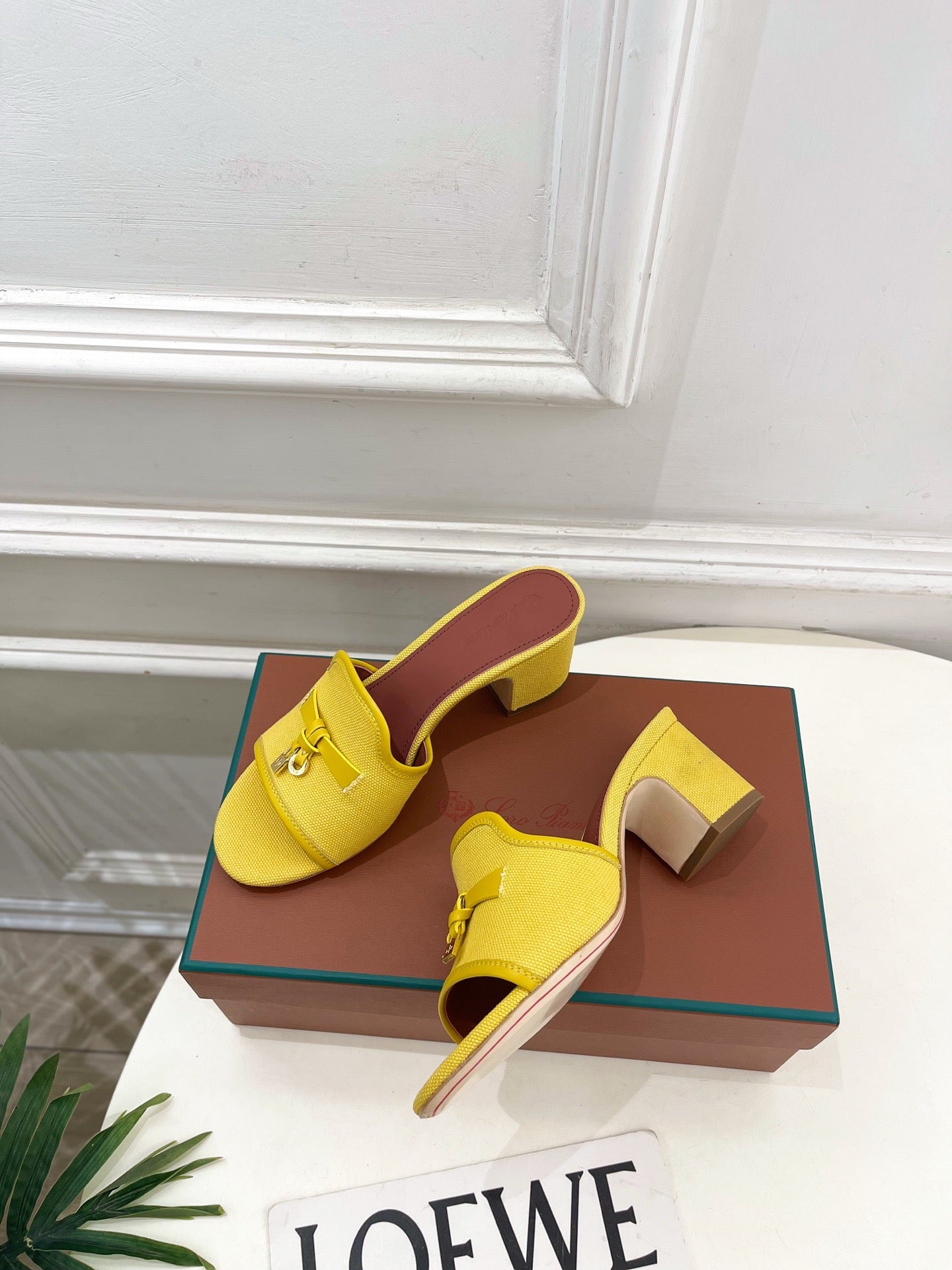 LP Sandals