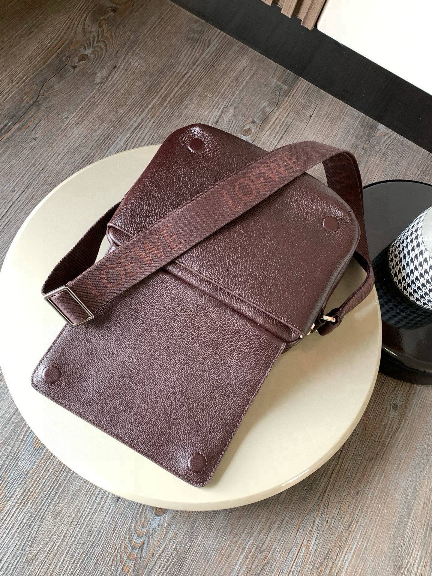 Loewe Messenger Bag 23x18x9CM