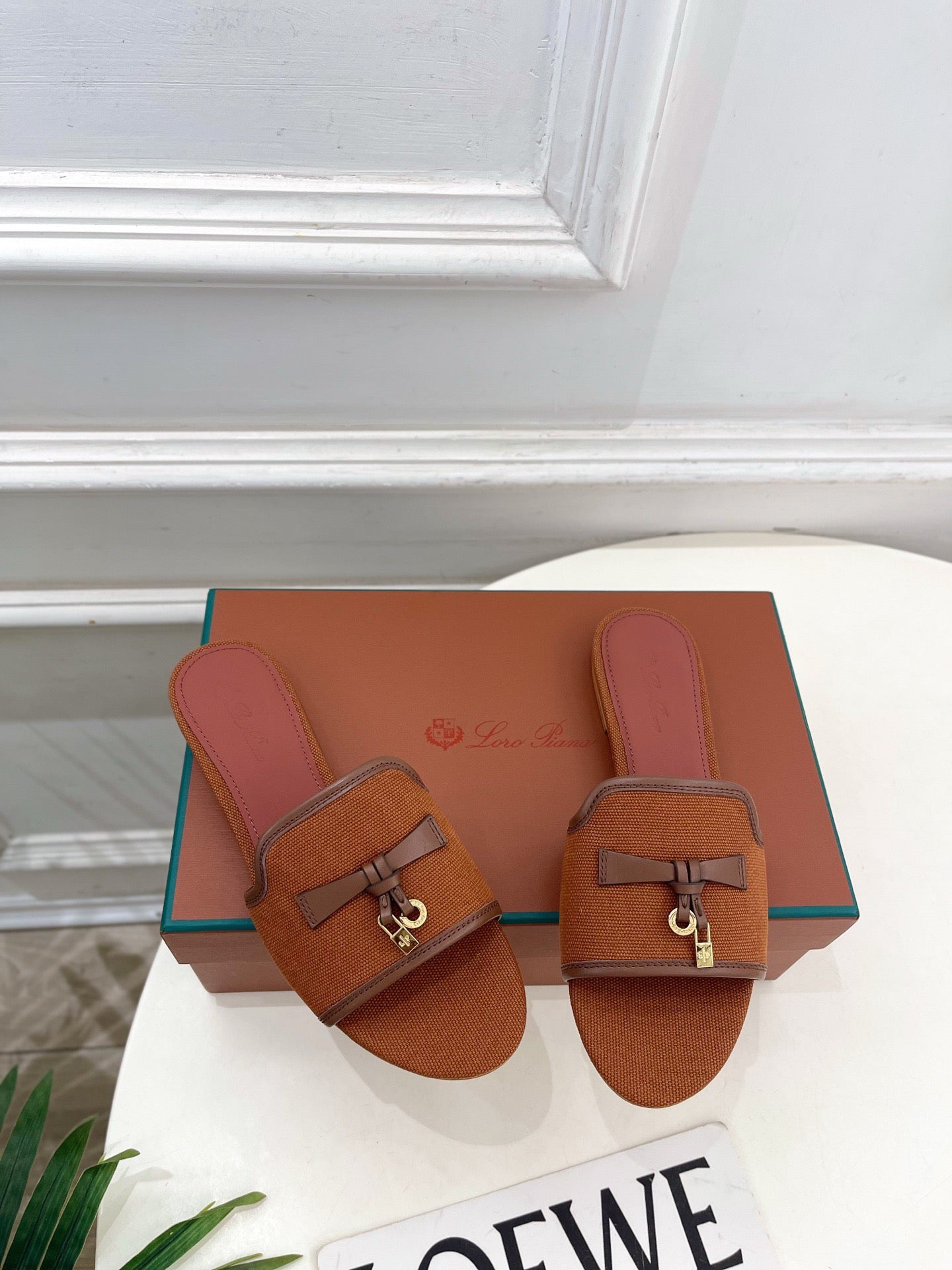 LP Sandals