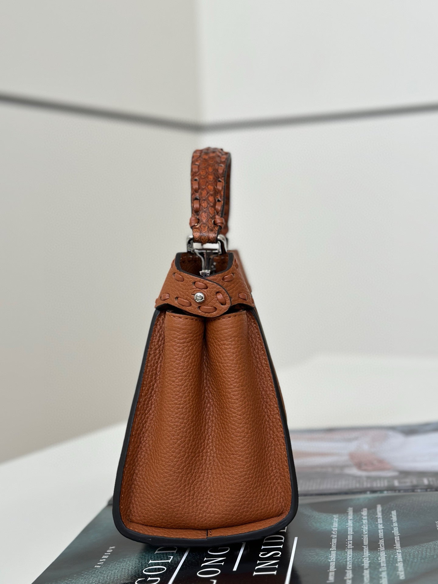 Fendi Peekaboo Bag (23.5x12x20 cm)