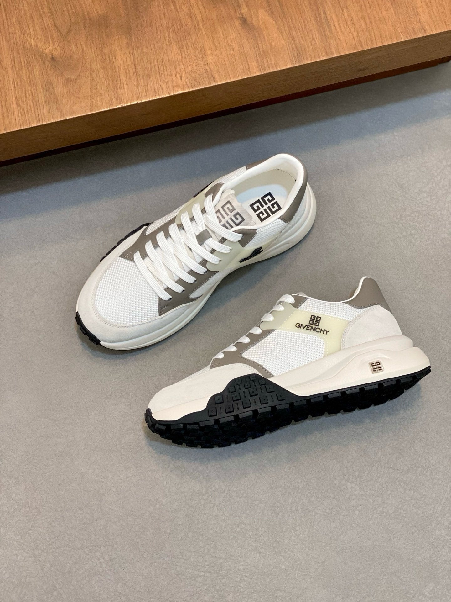 Givenchy Sneakers