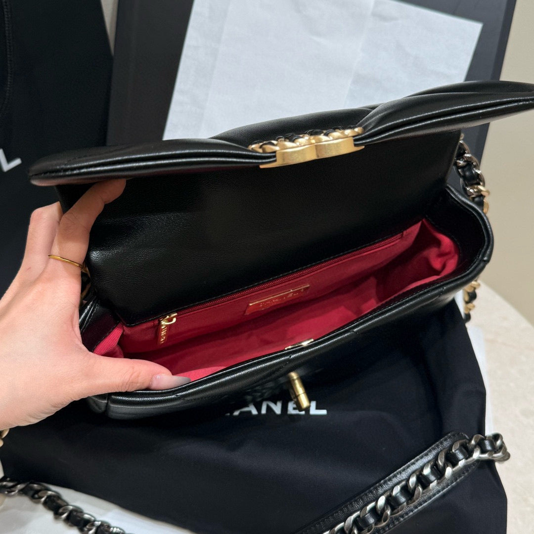 Chanel 19 Small
