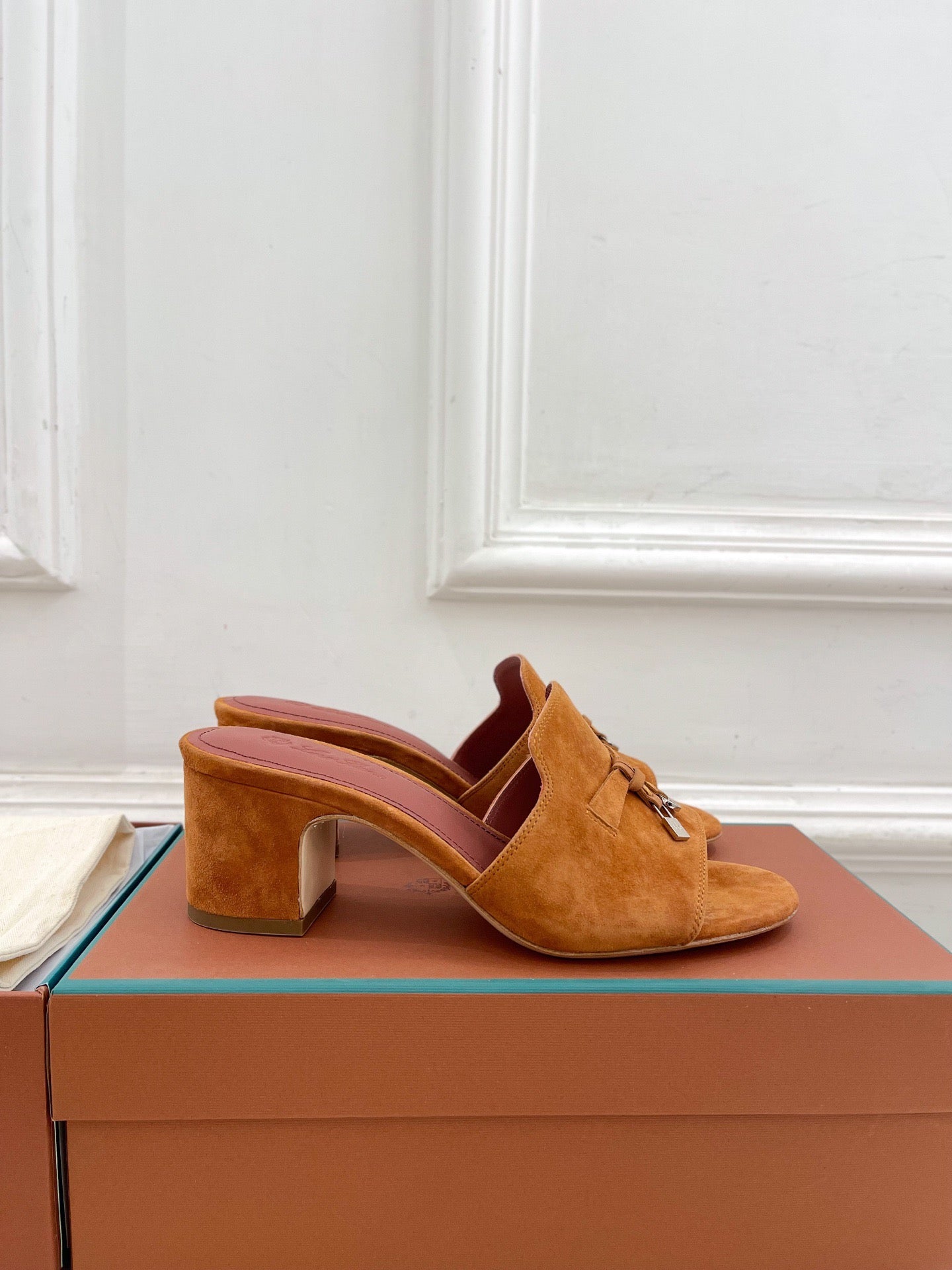 LP Sandals