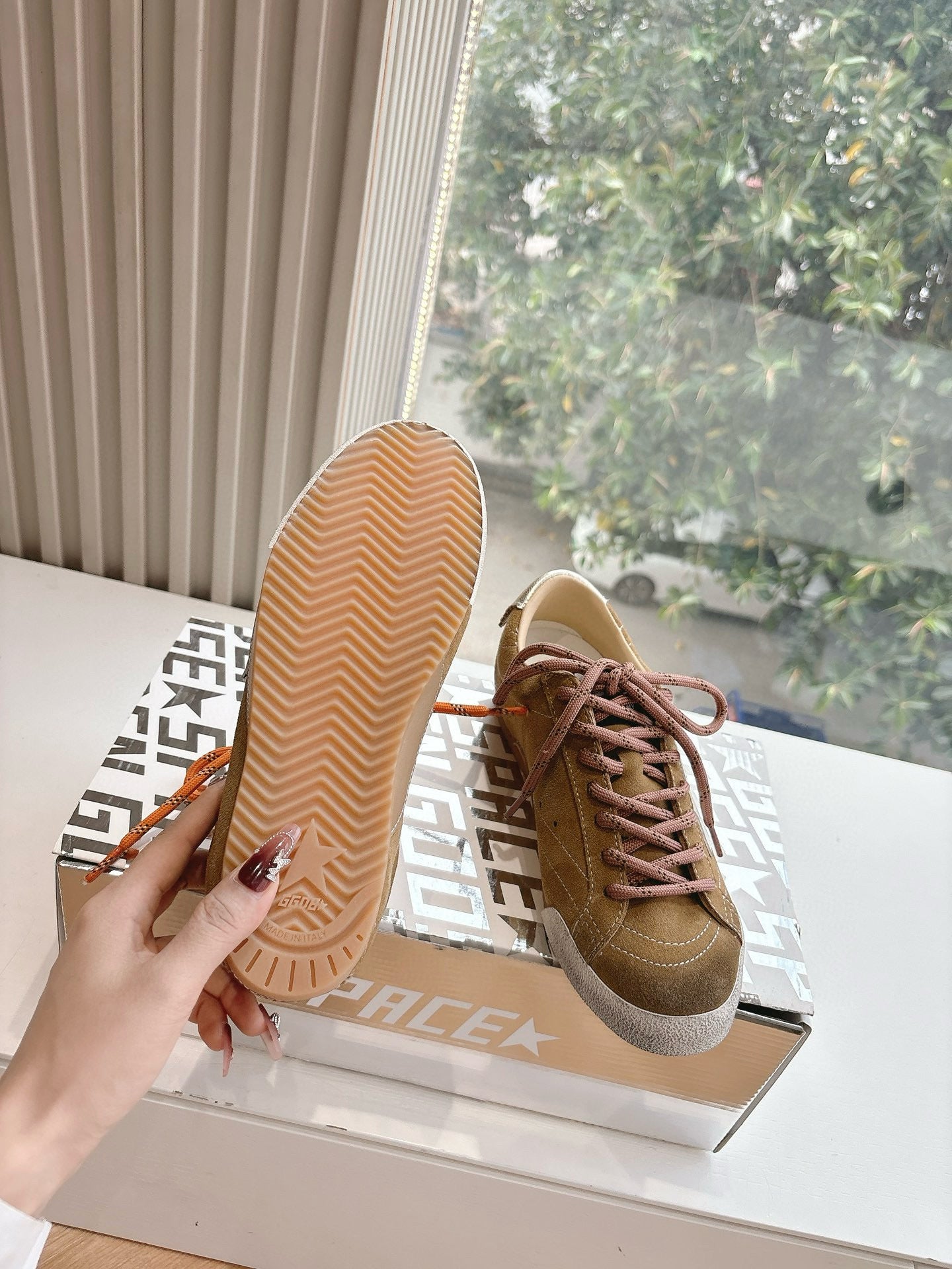 Golden Goose Sneaker