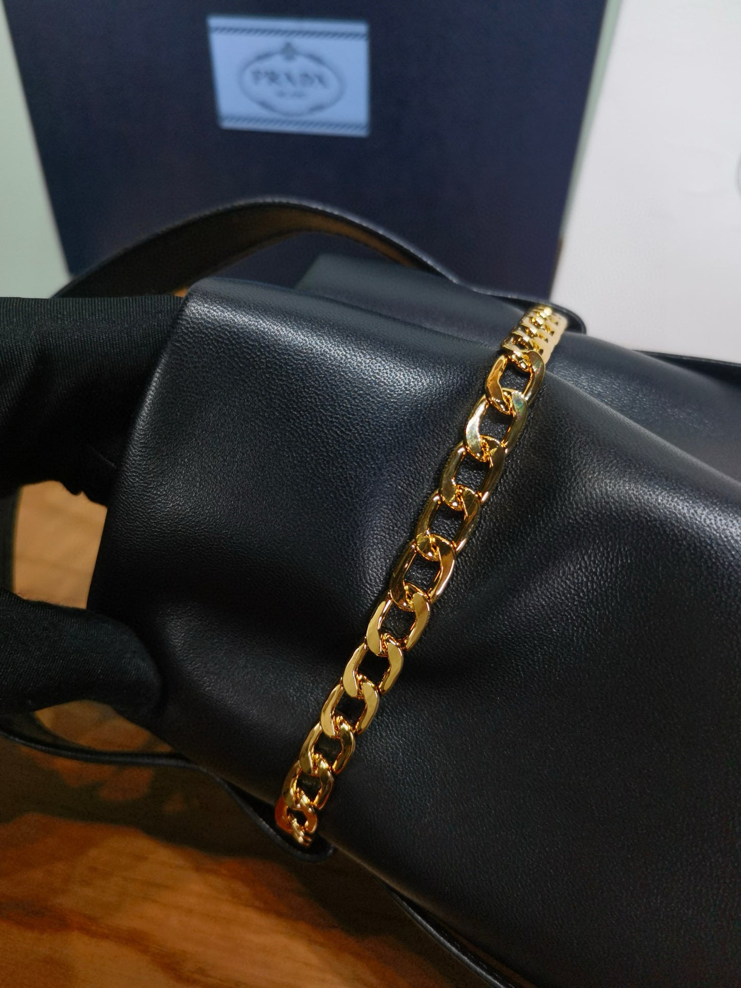 PD Petit Sac Noir Bucket Bag