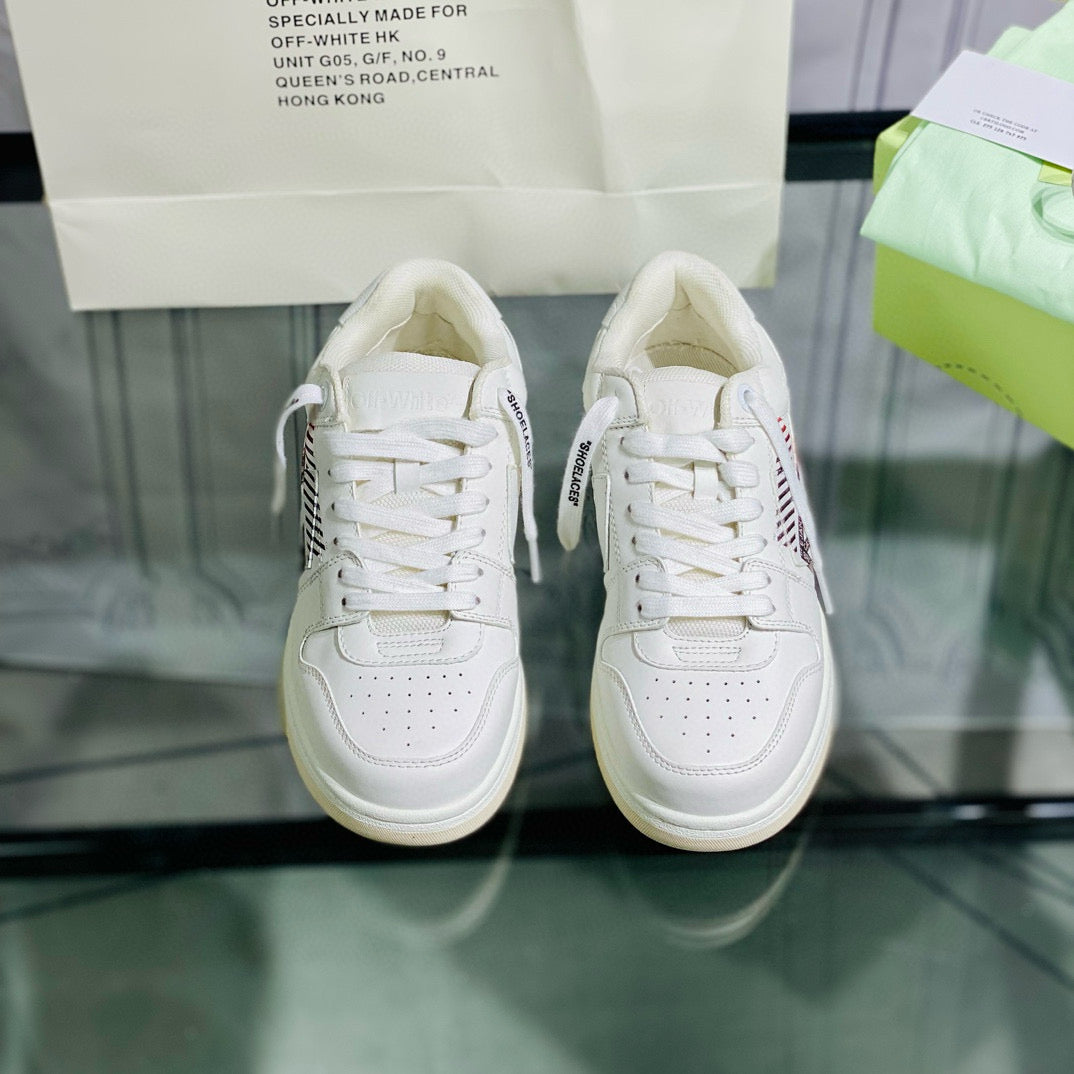 Off-White Sneaker