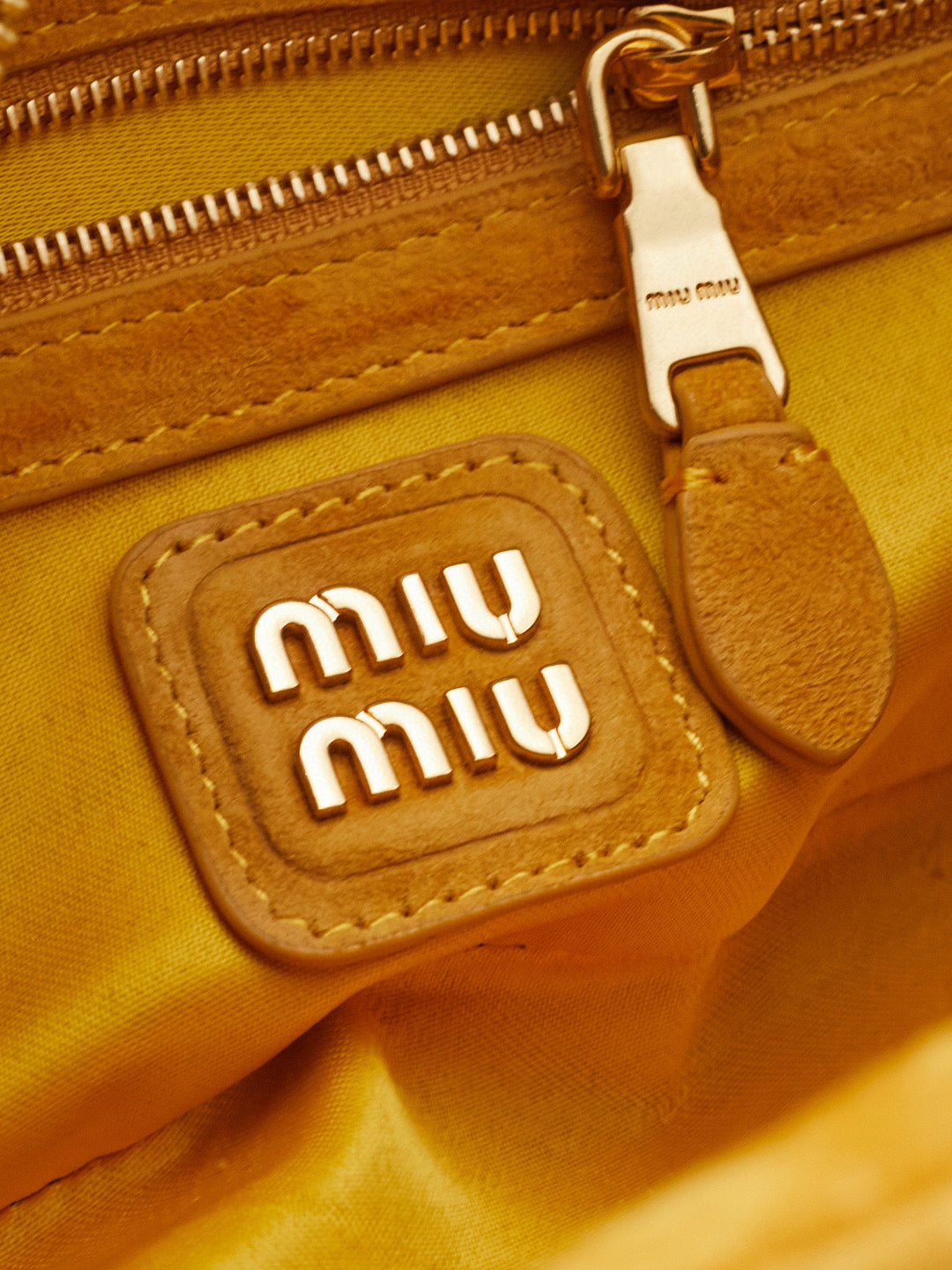 Miu Miu Bowling Bag 22x10.5x7.5cm