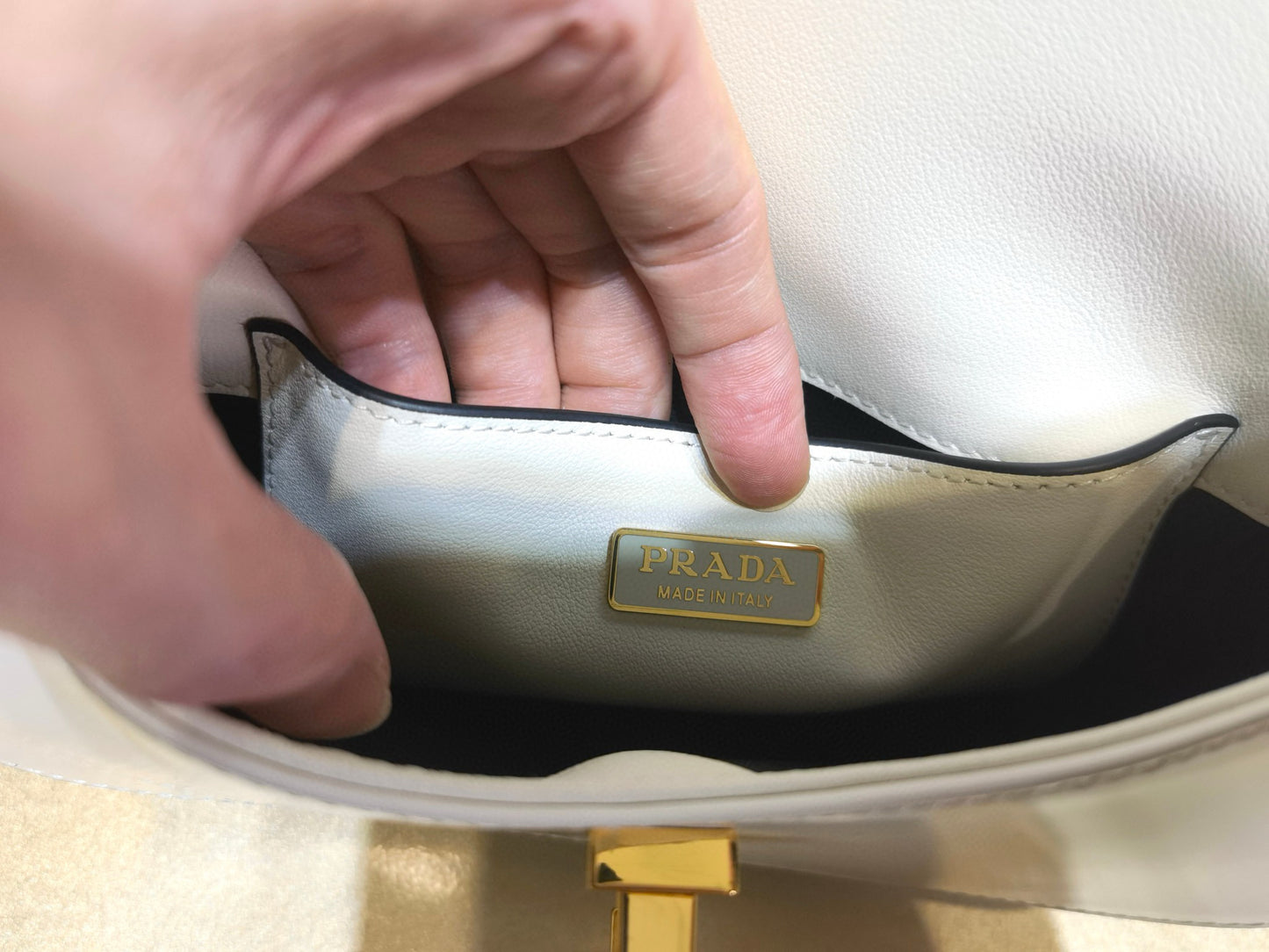 Prada Shoulder Bag 24x11x4cm