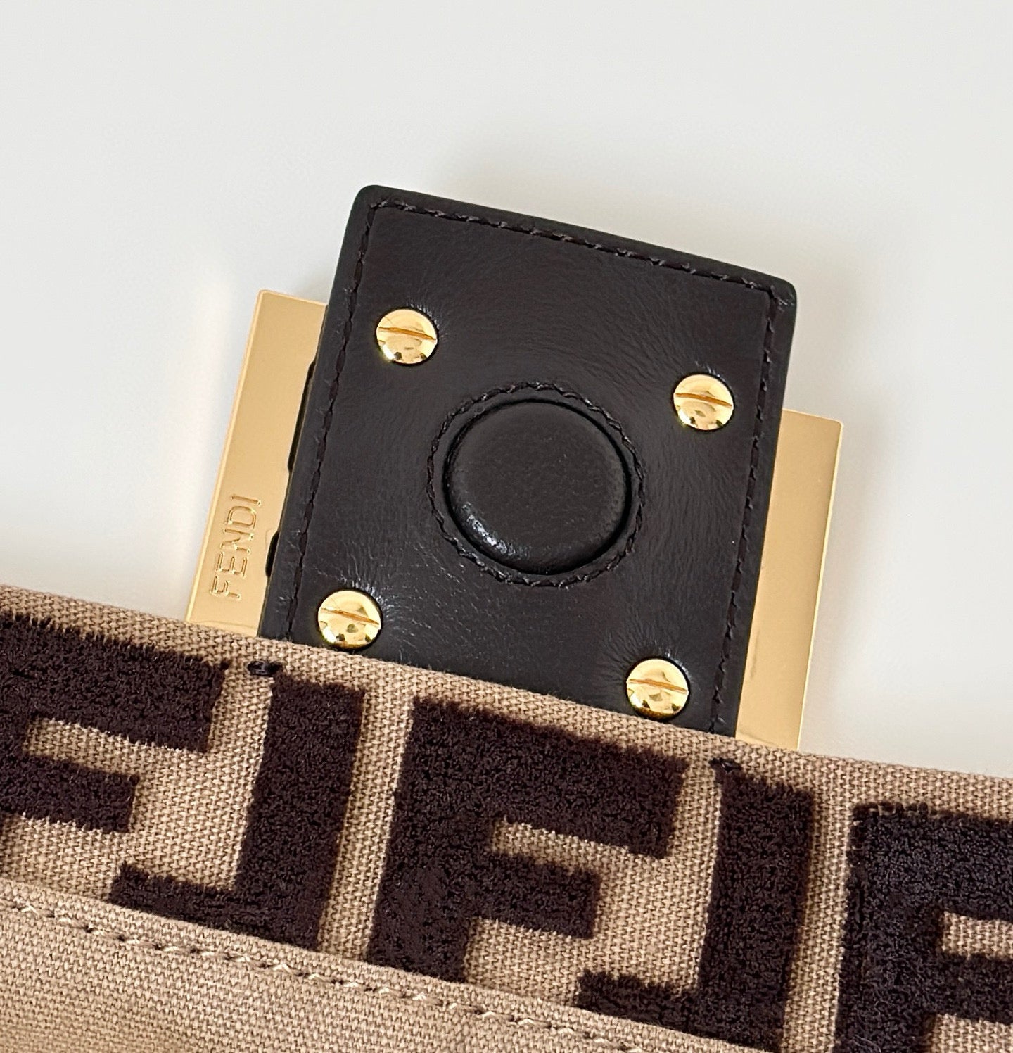 Fendi Mamma Baguette Bag (Medium)